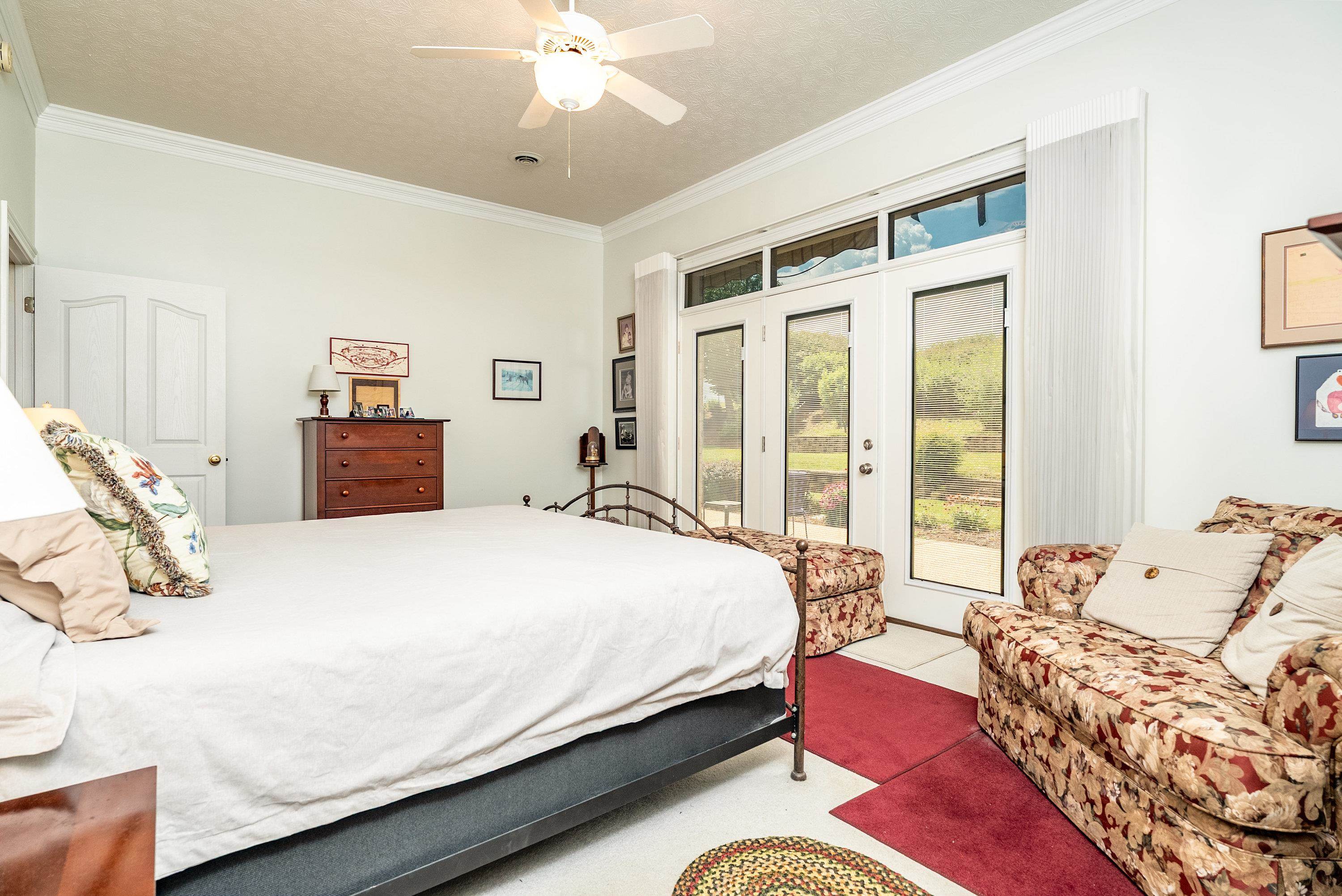 3242 BARRINGTON DR