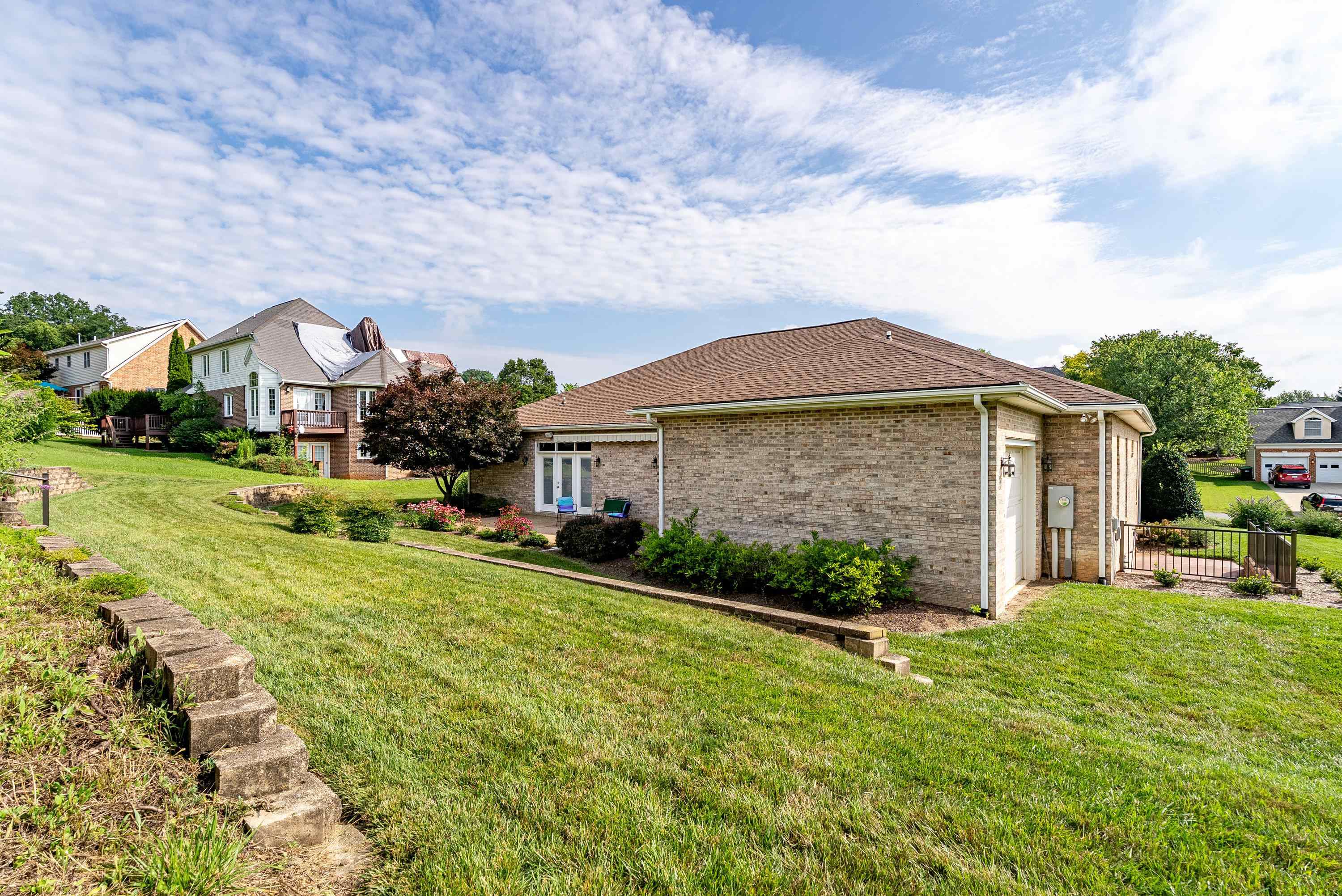 3242 BARRINGTON DR