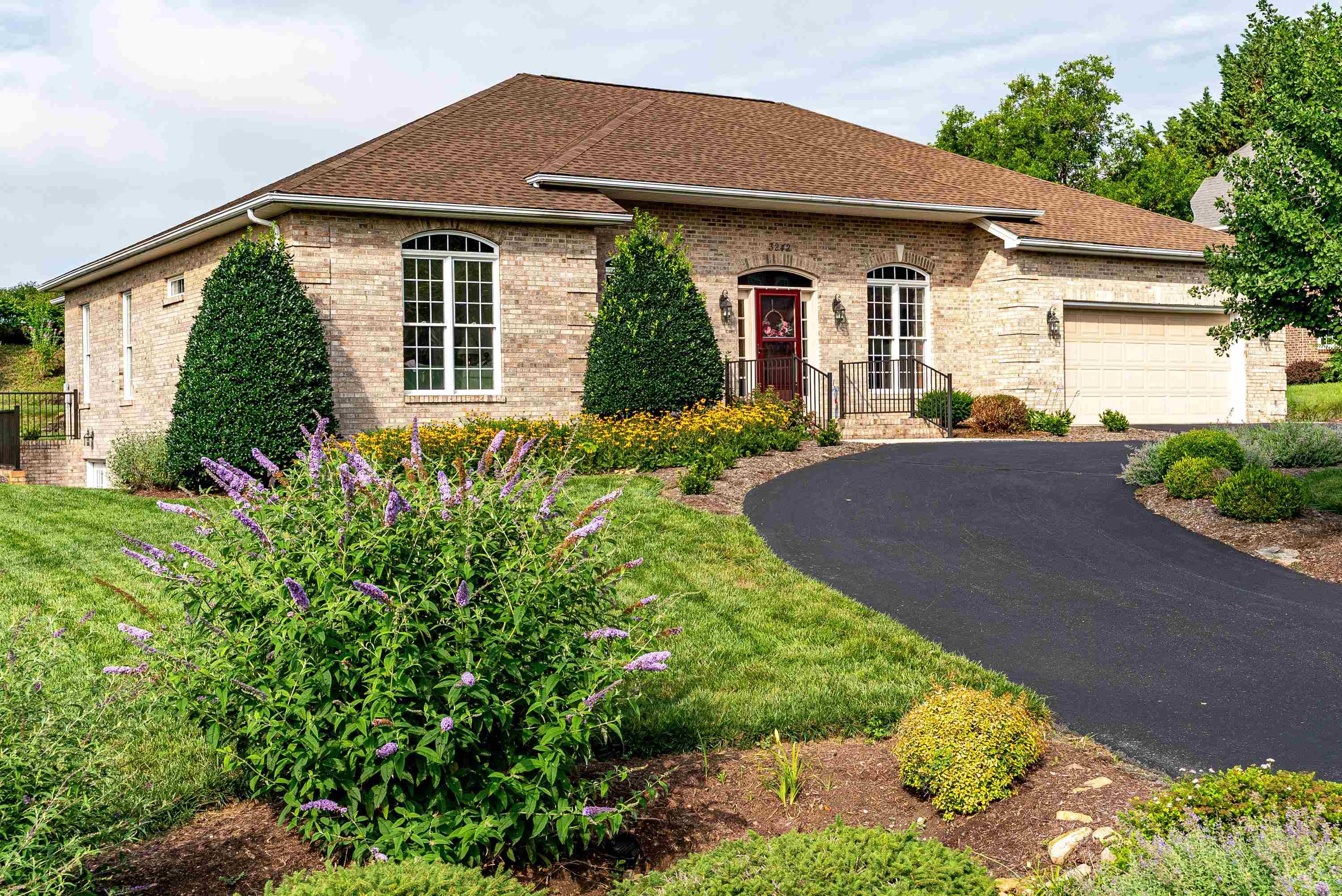 3242 BARRINGTON DR