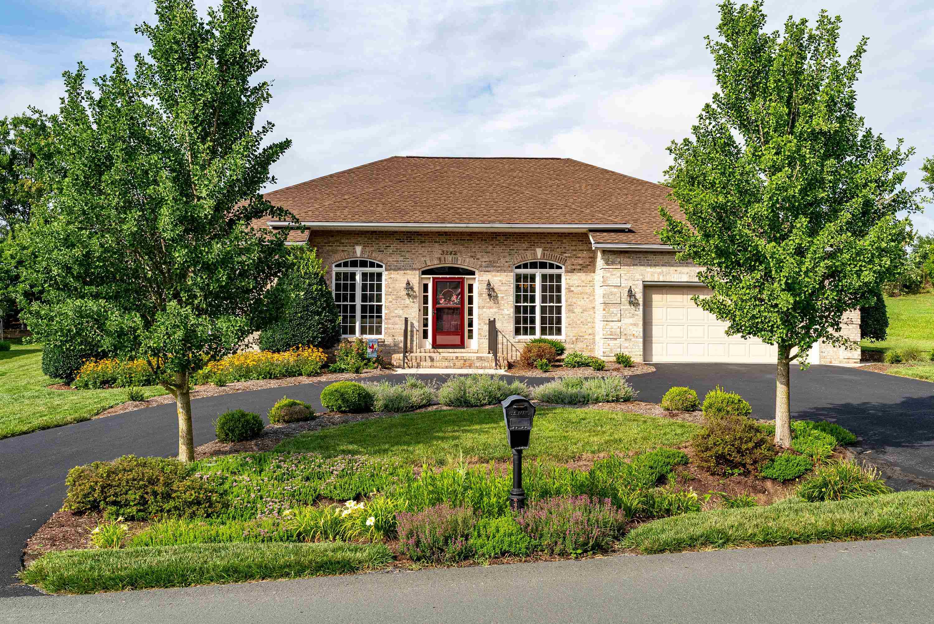 3242 BARRINGTON DR