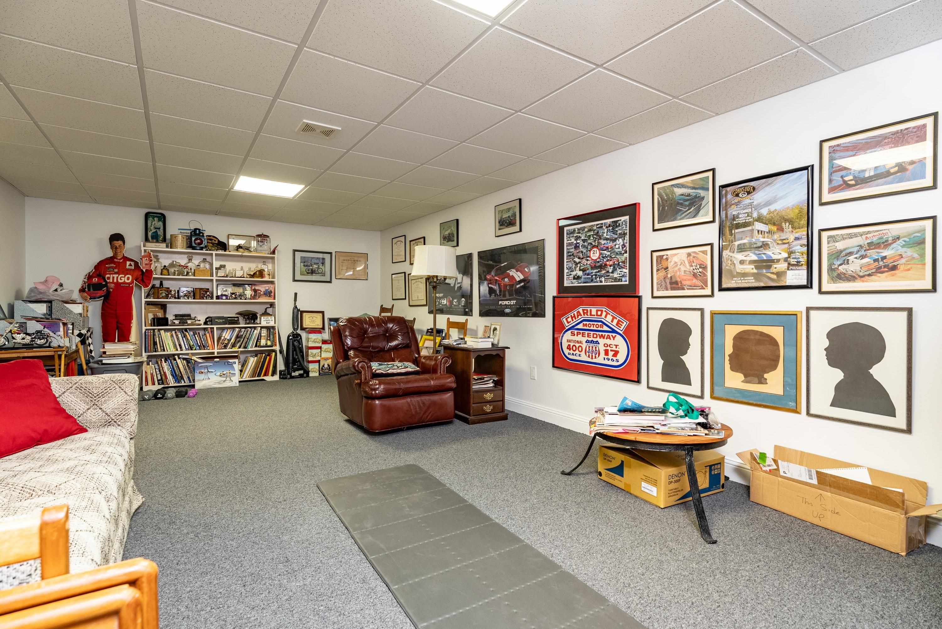 3242 BARRINGTON DR