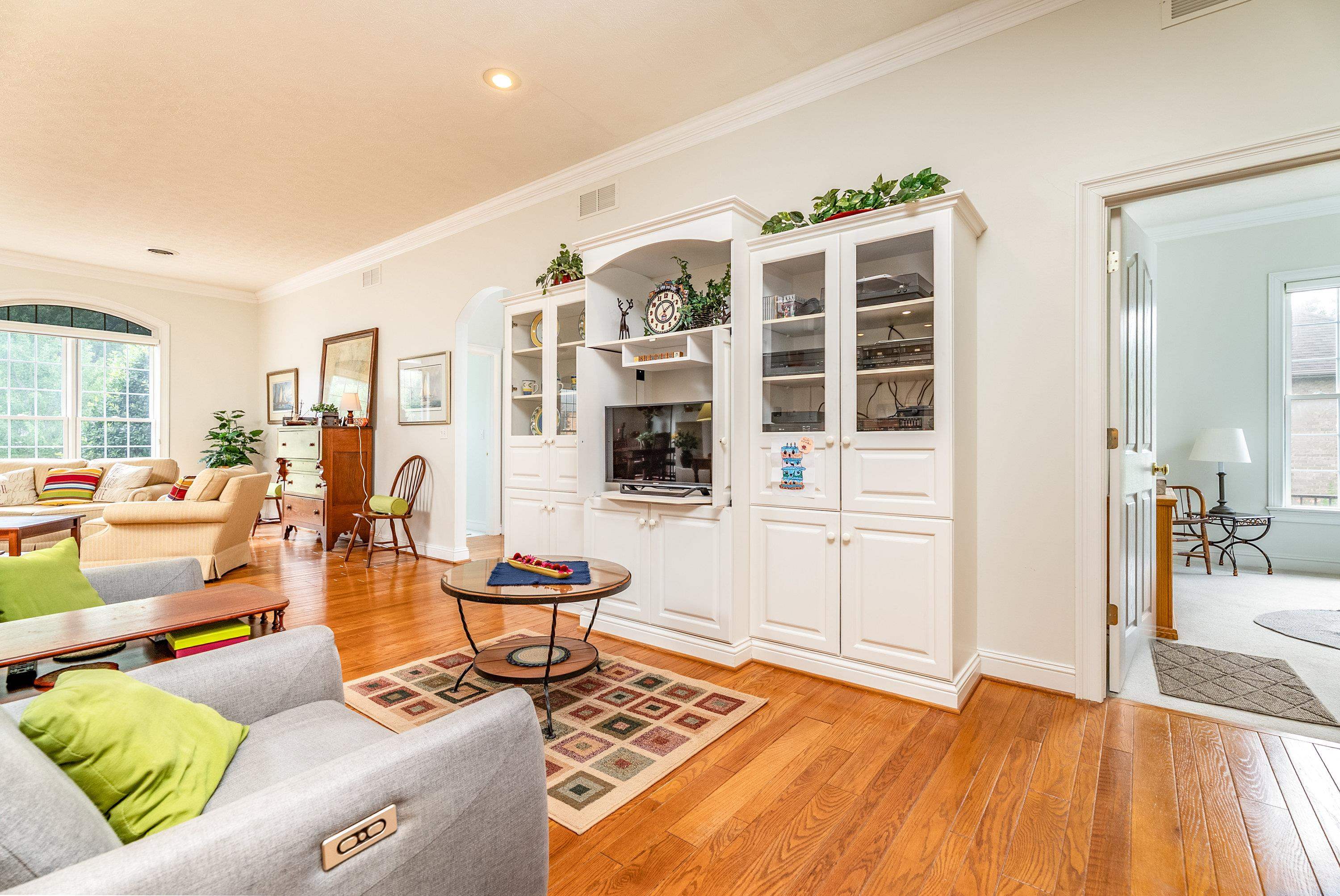 3242 BARRINGTON DR