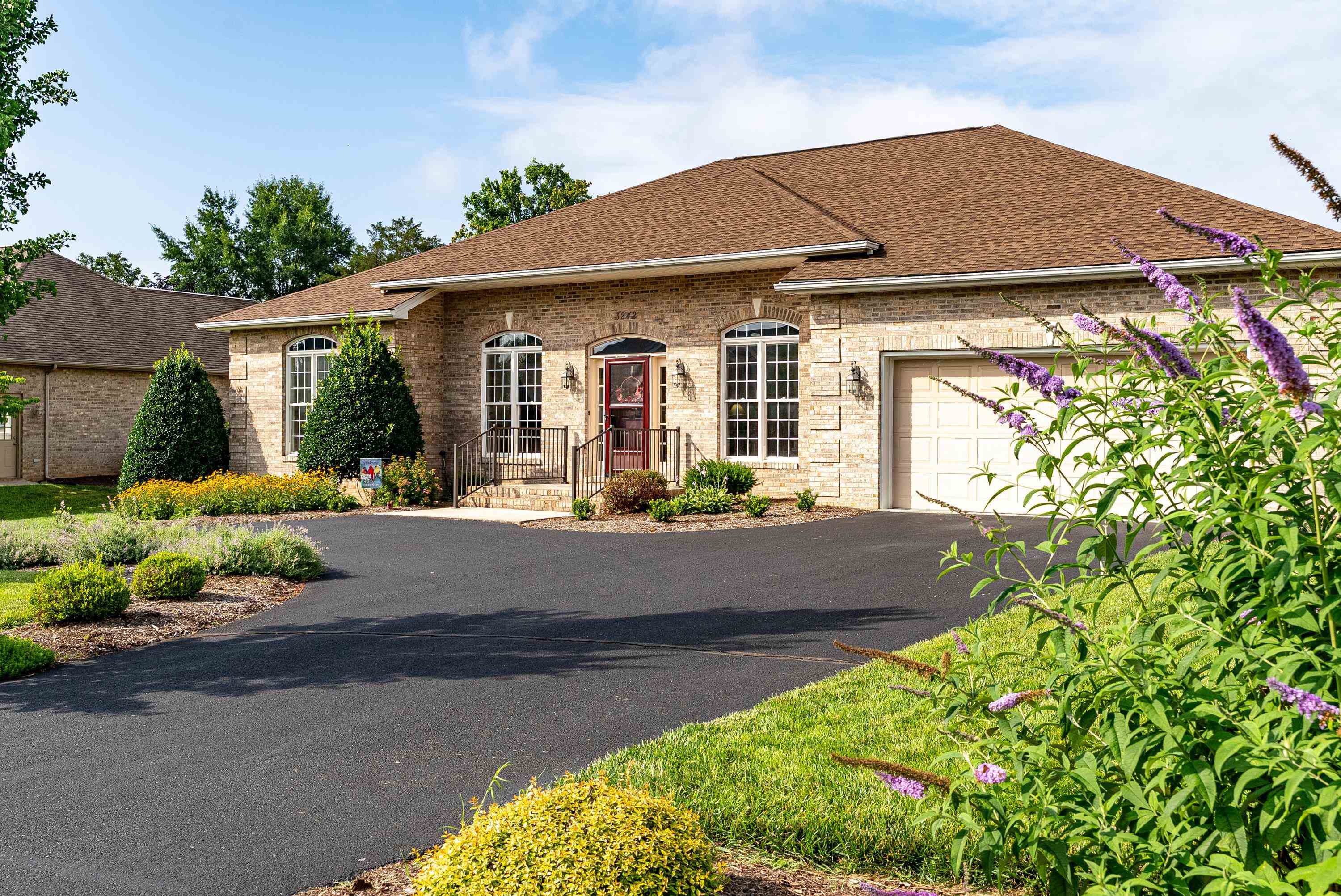 3242 BARRINGTON DR