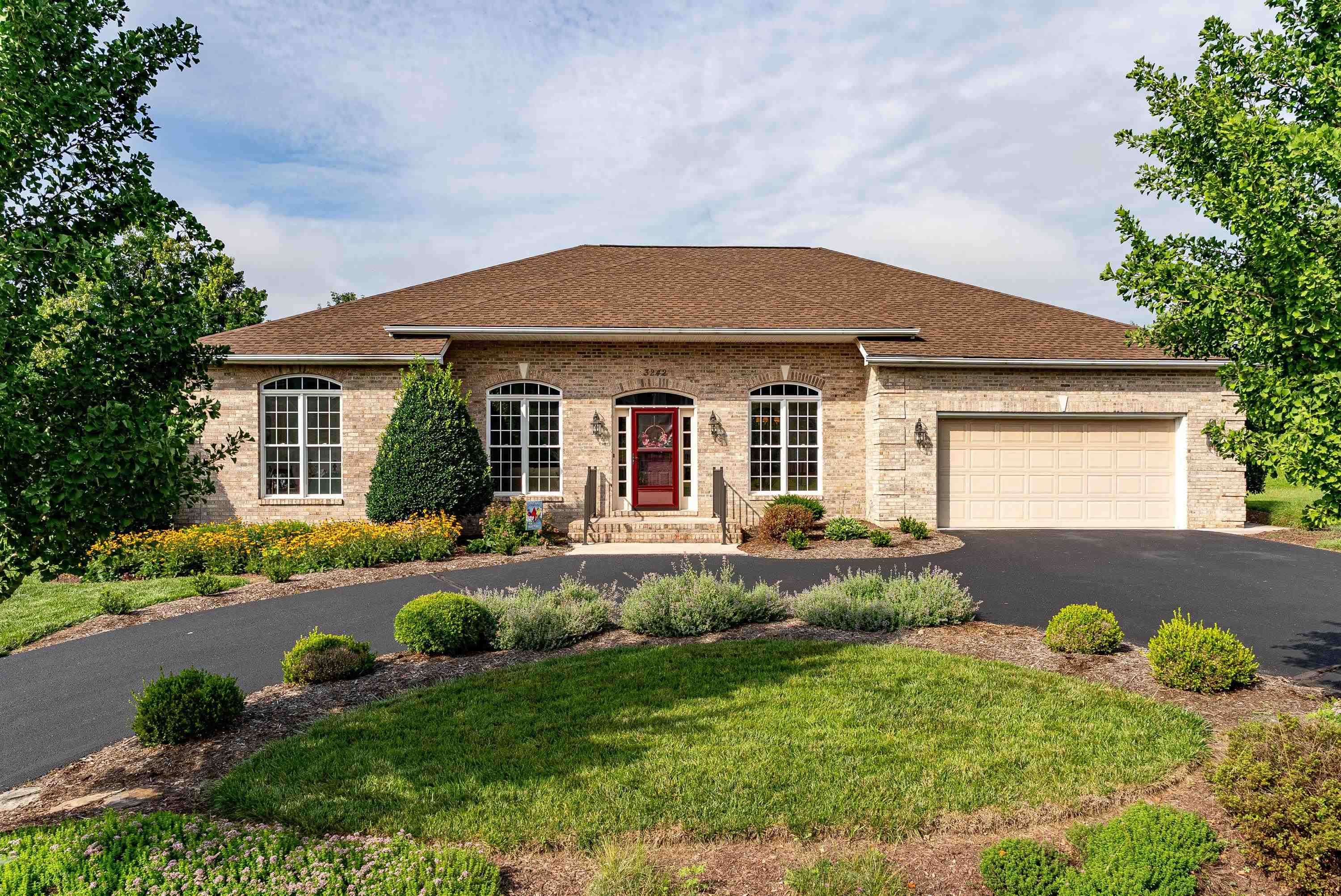 3242 BARRINGTON DR