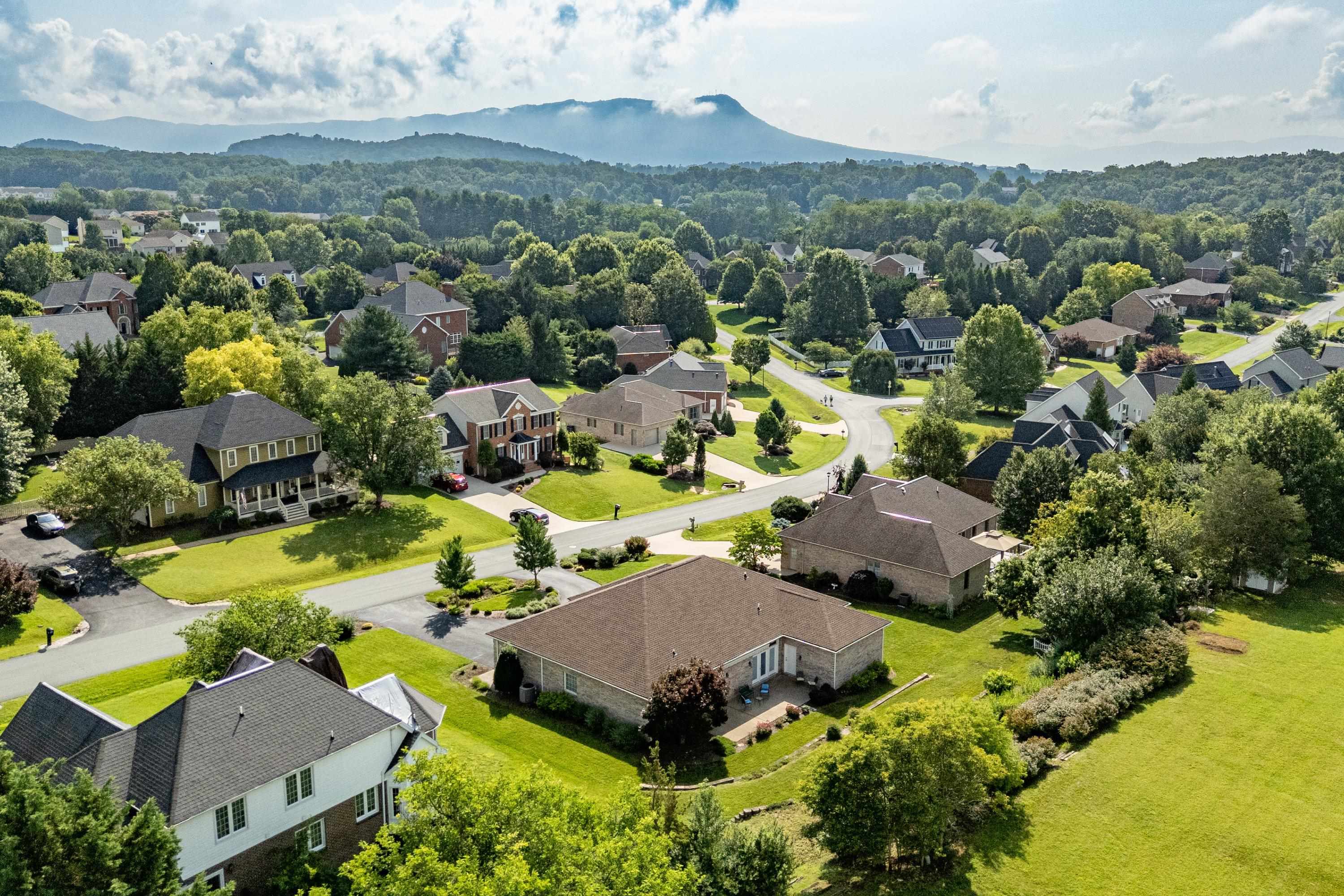 3242 BARRINGTON DR