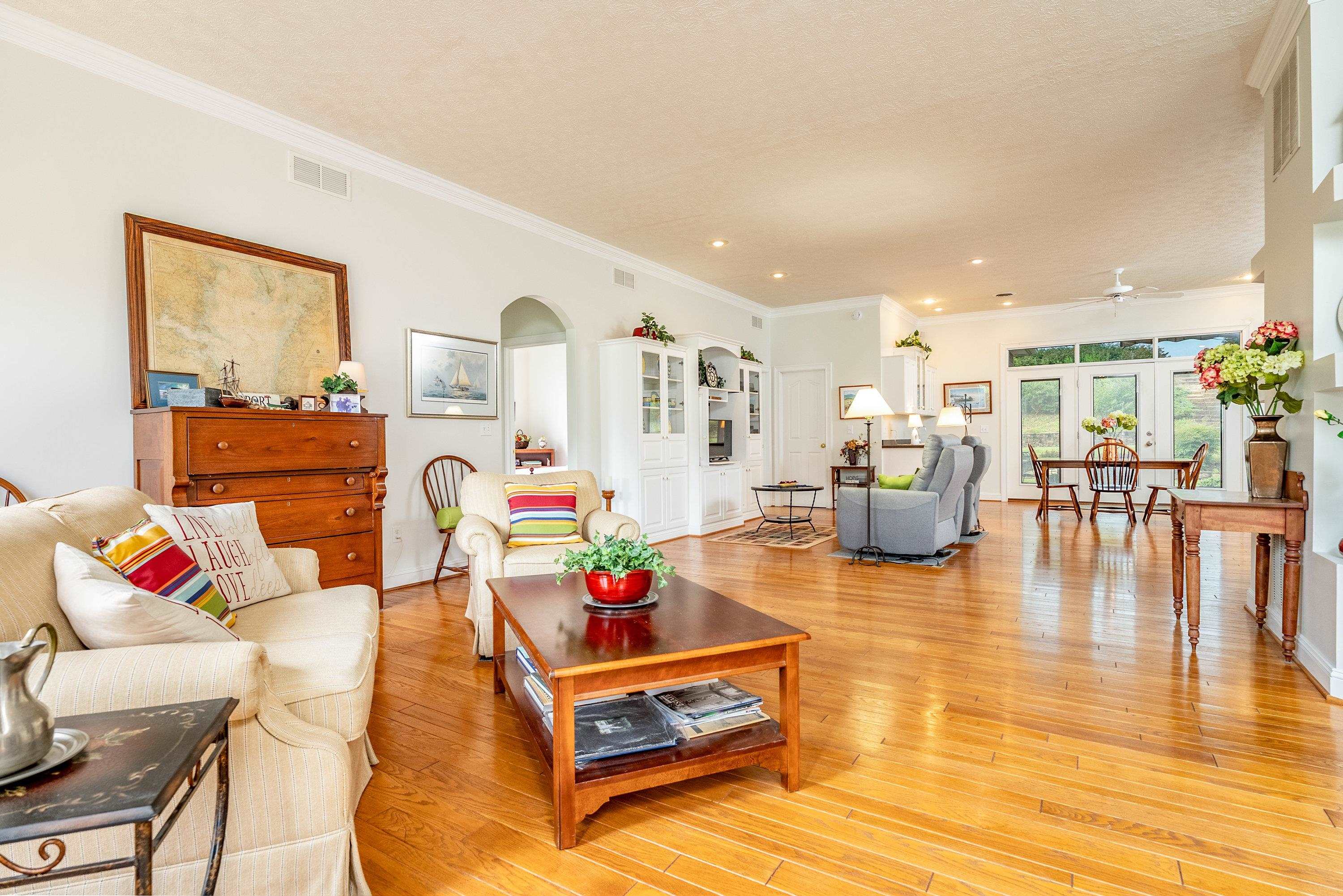 3242 BARRINGTON DR