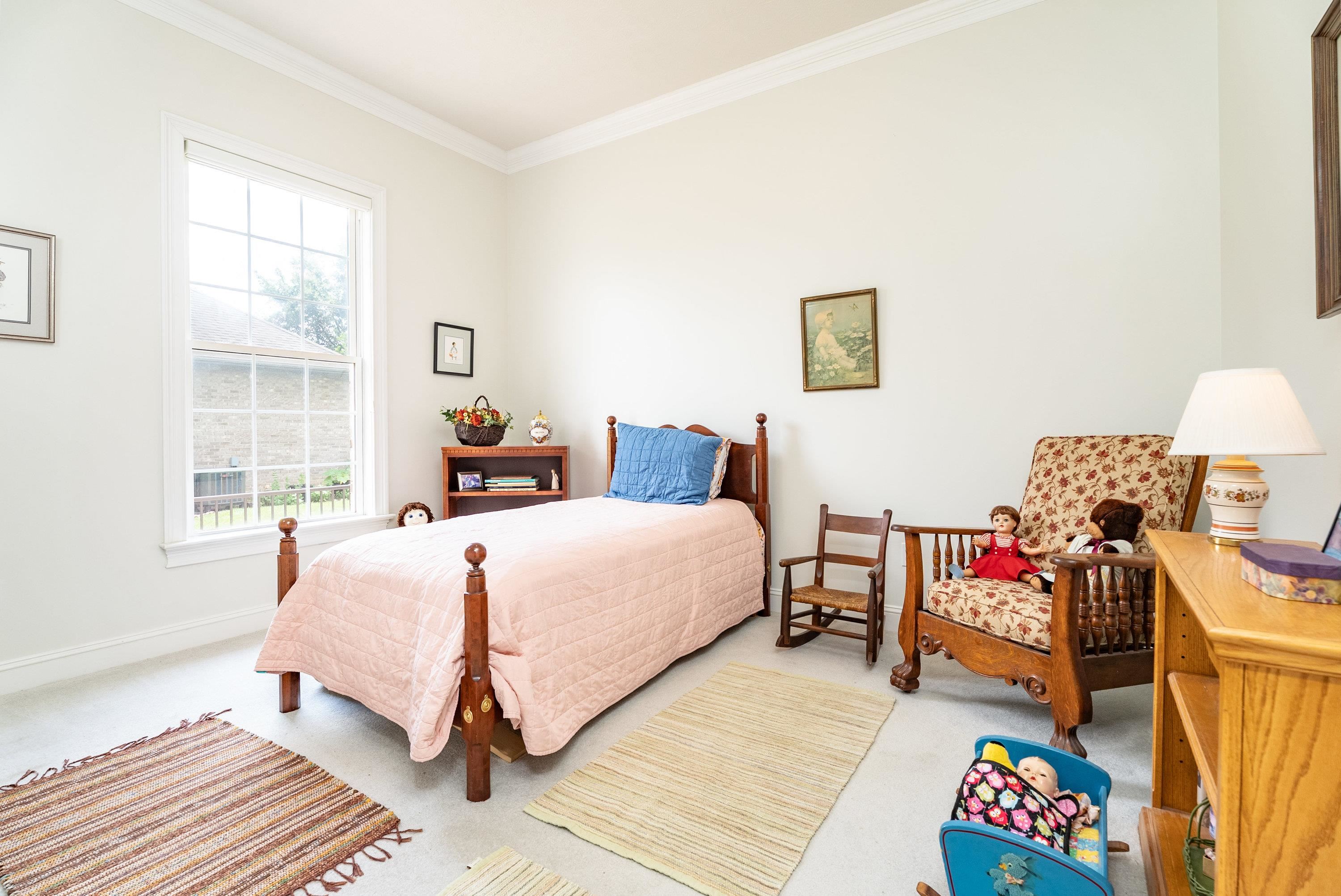 3242 BARRINGTON DR