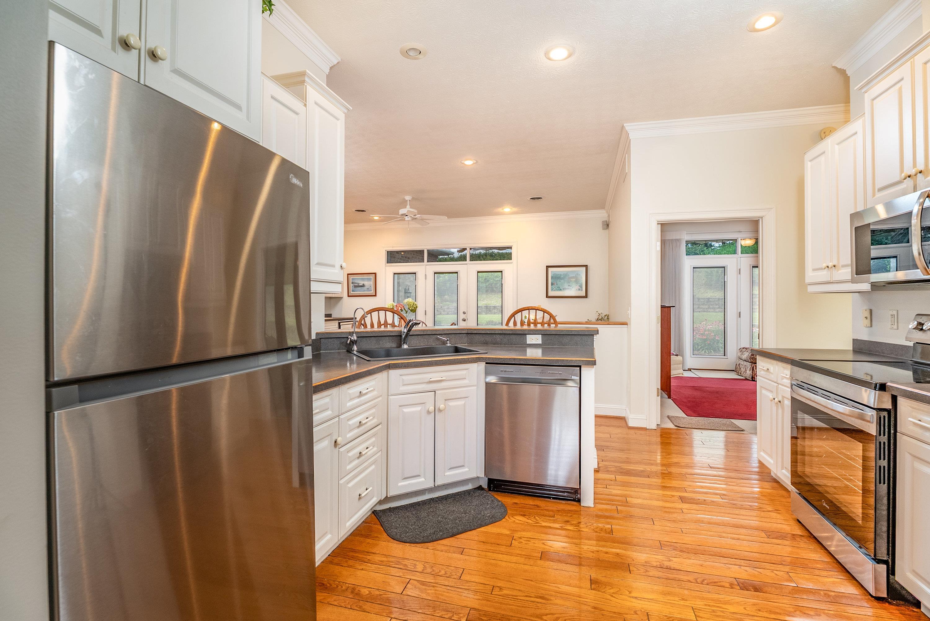 3242 BARRINGTON DR