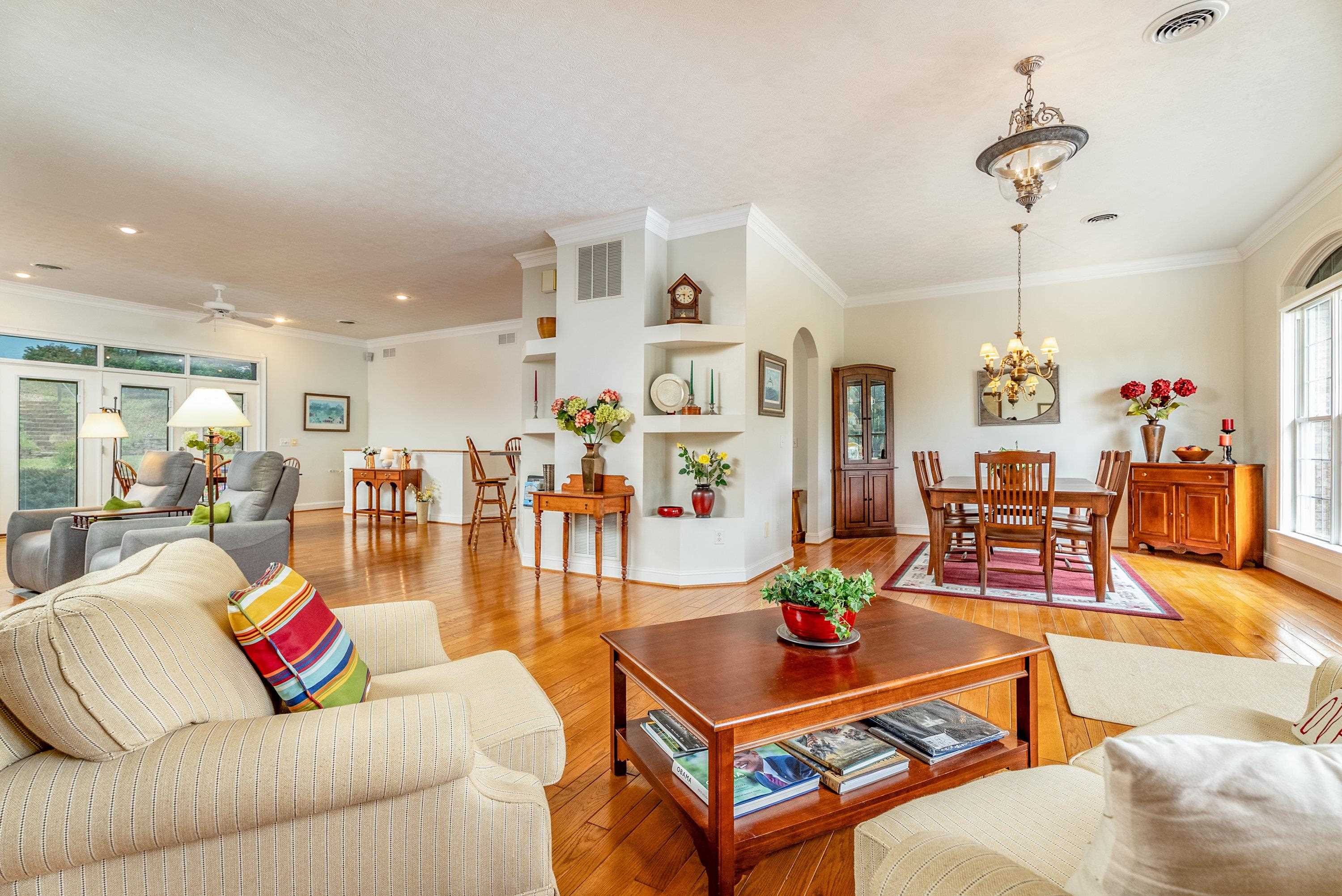 3242 BARRINGTON DR