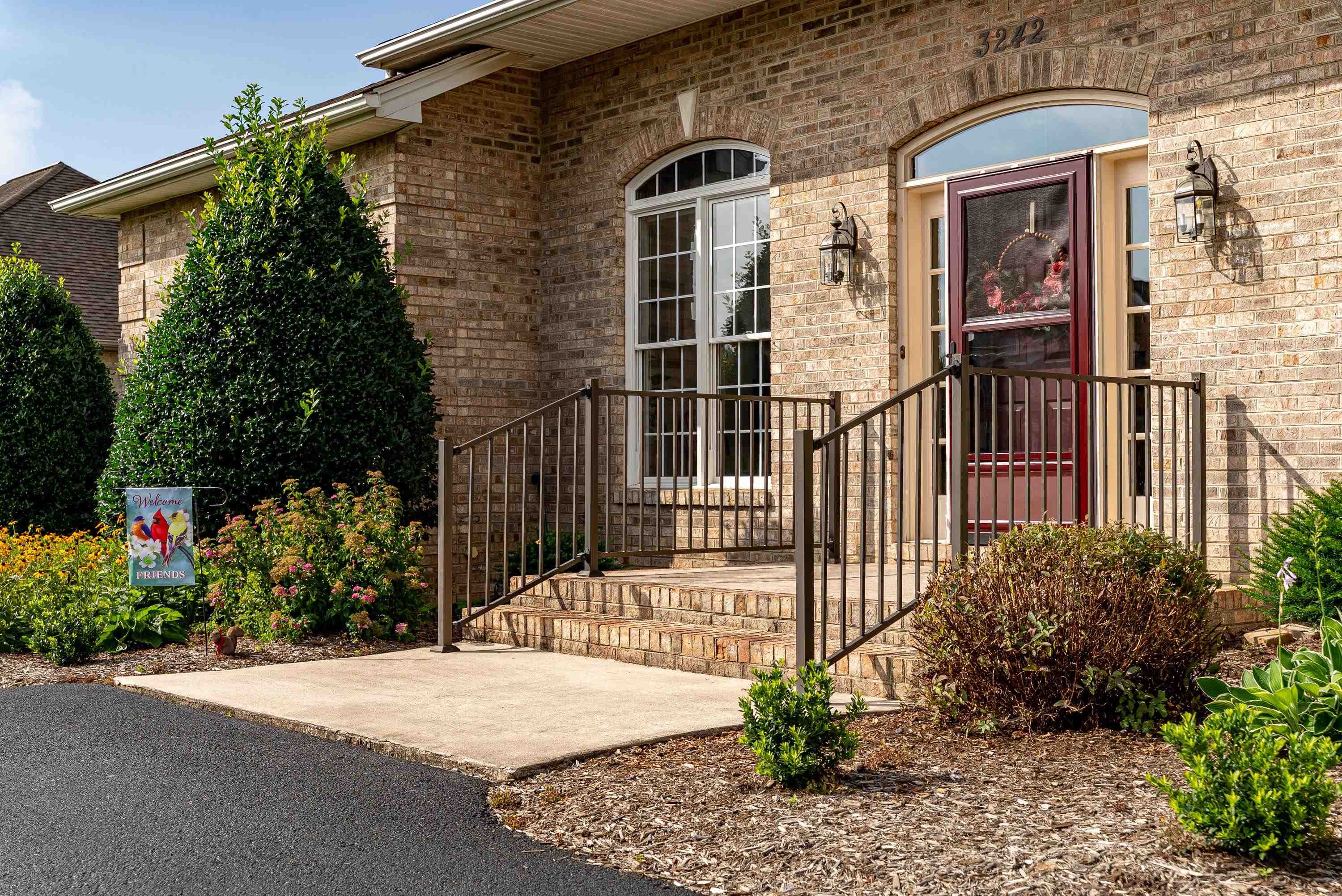 3242 BARRINGTON DR