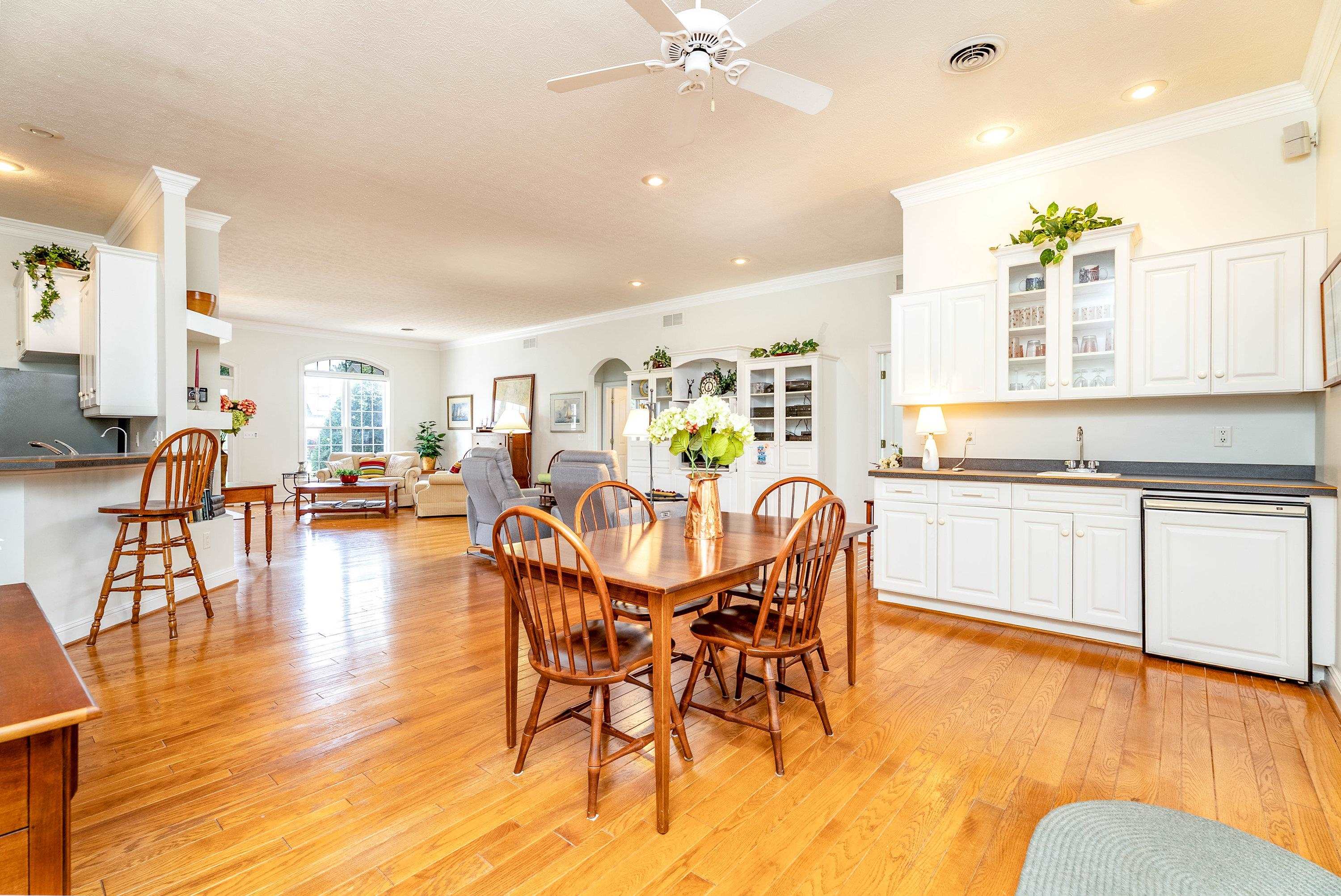 3242 BARRINGTON DR