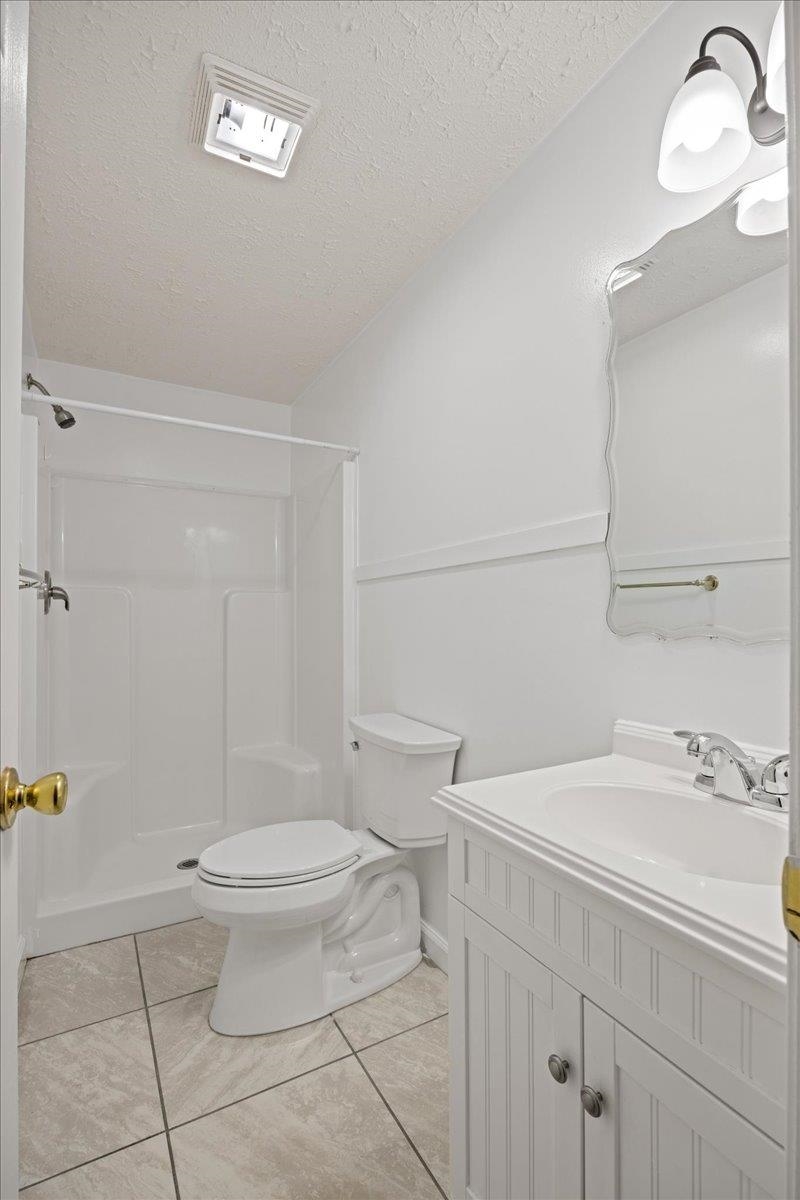 2403 AVALON WOODS DR