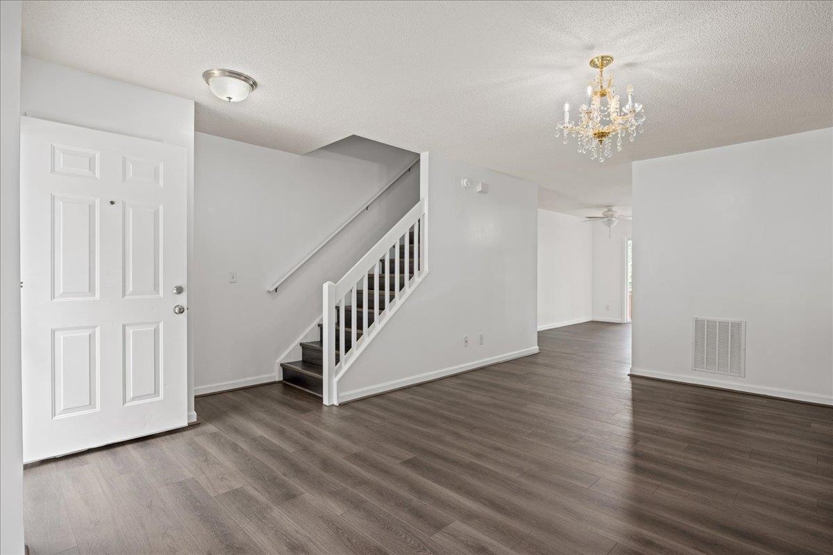 2403 AVALON WOODS DR