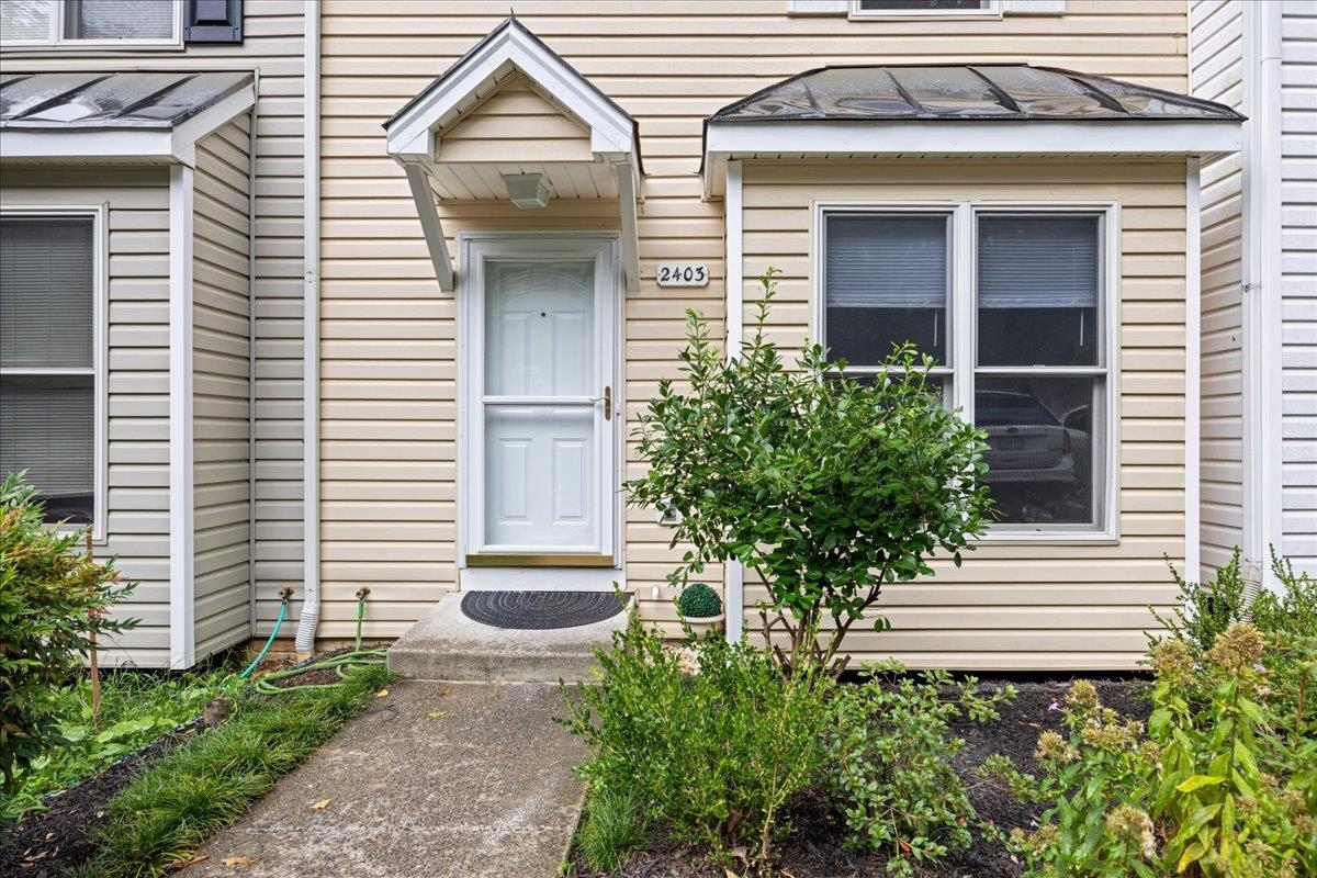 2403 AVALON WOODS DR