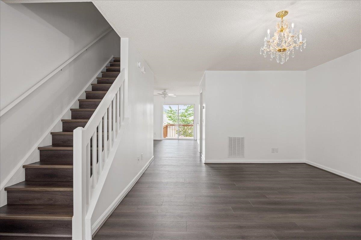 2403 AVALON WOODS DR