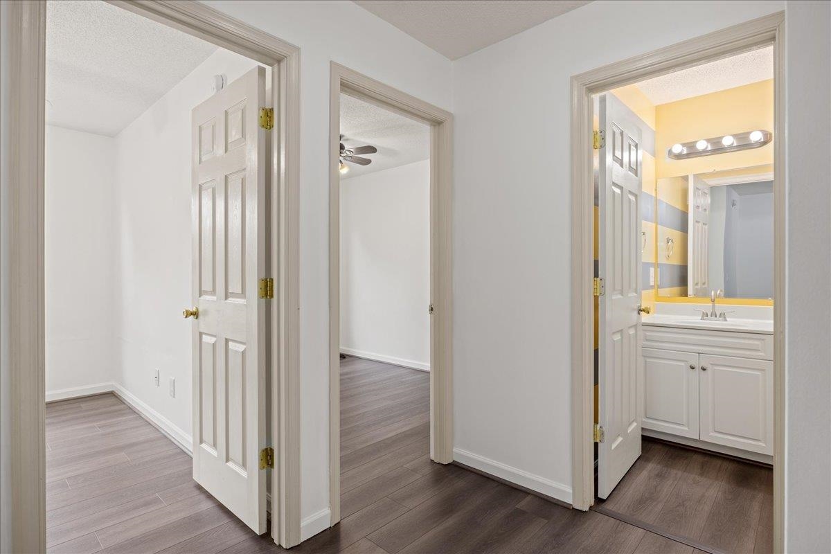 2403 AVALON WOODS DR