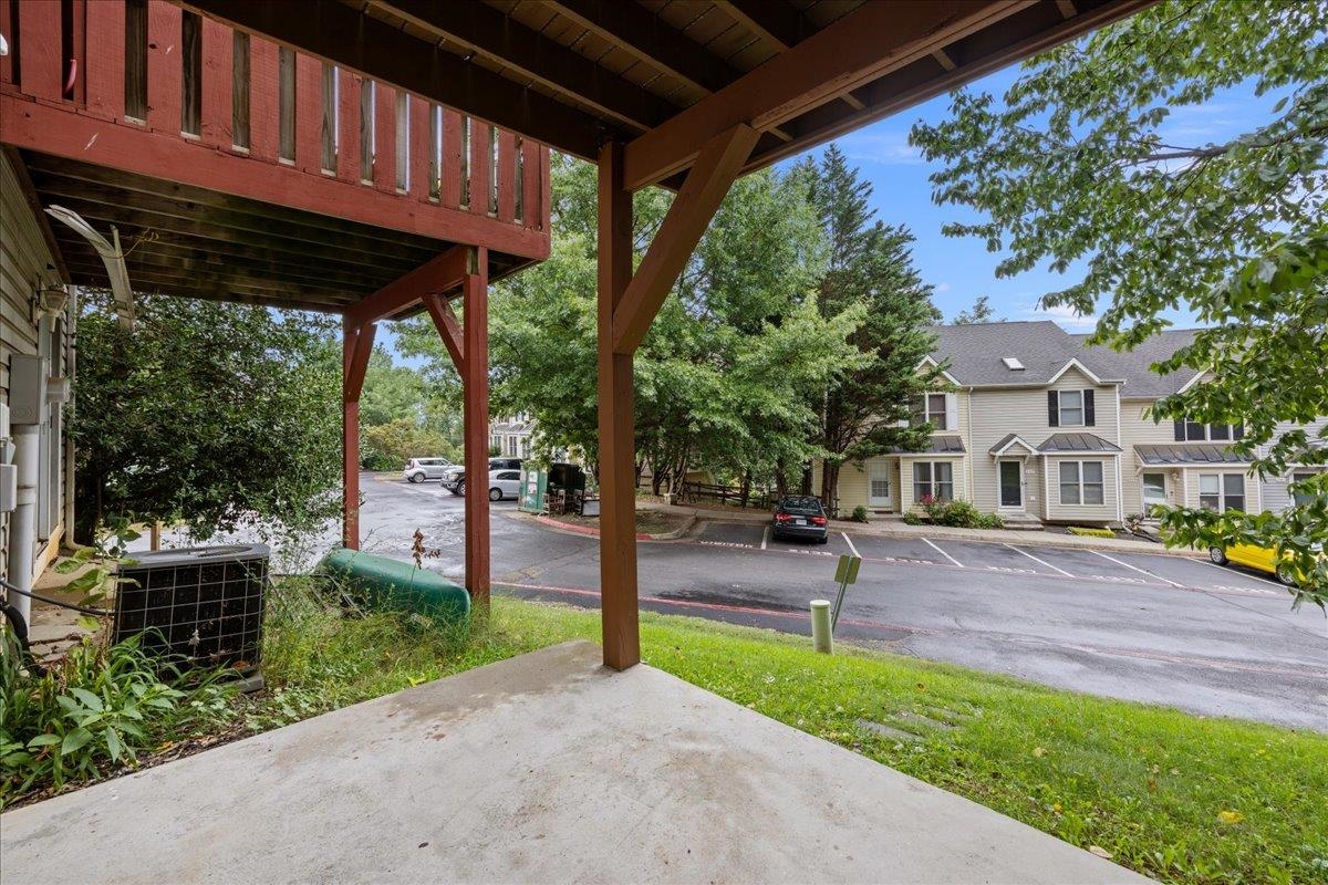 2403 AVALON WOODS DR