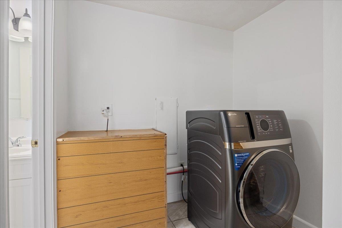 2403 AVALON WOODS DR