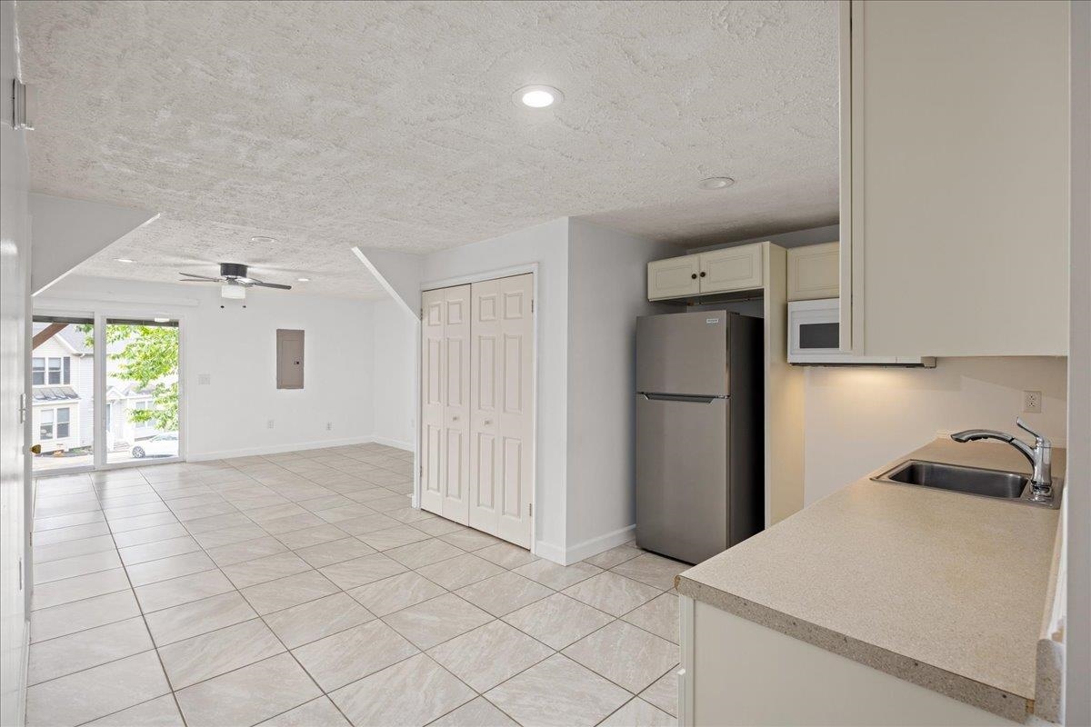 2403 AVALON WOODS DR