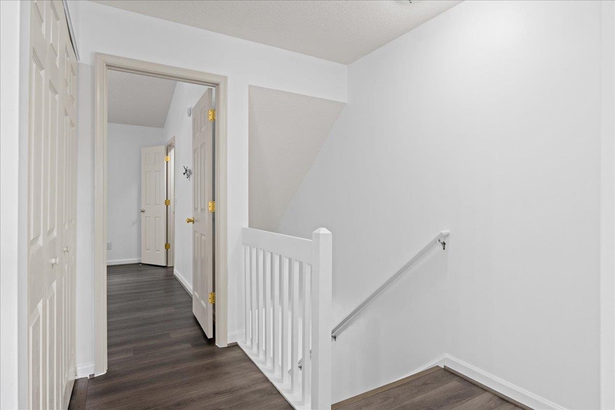 2403 AVALON WOODS DR