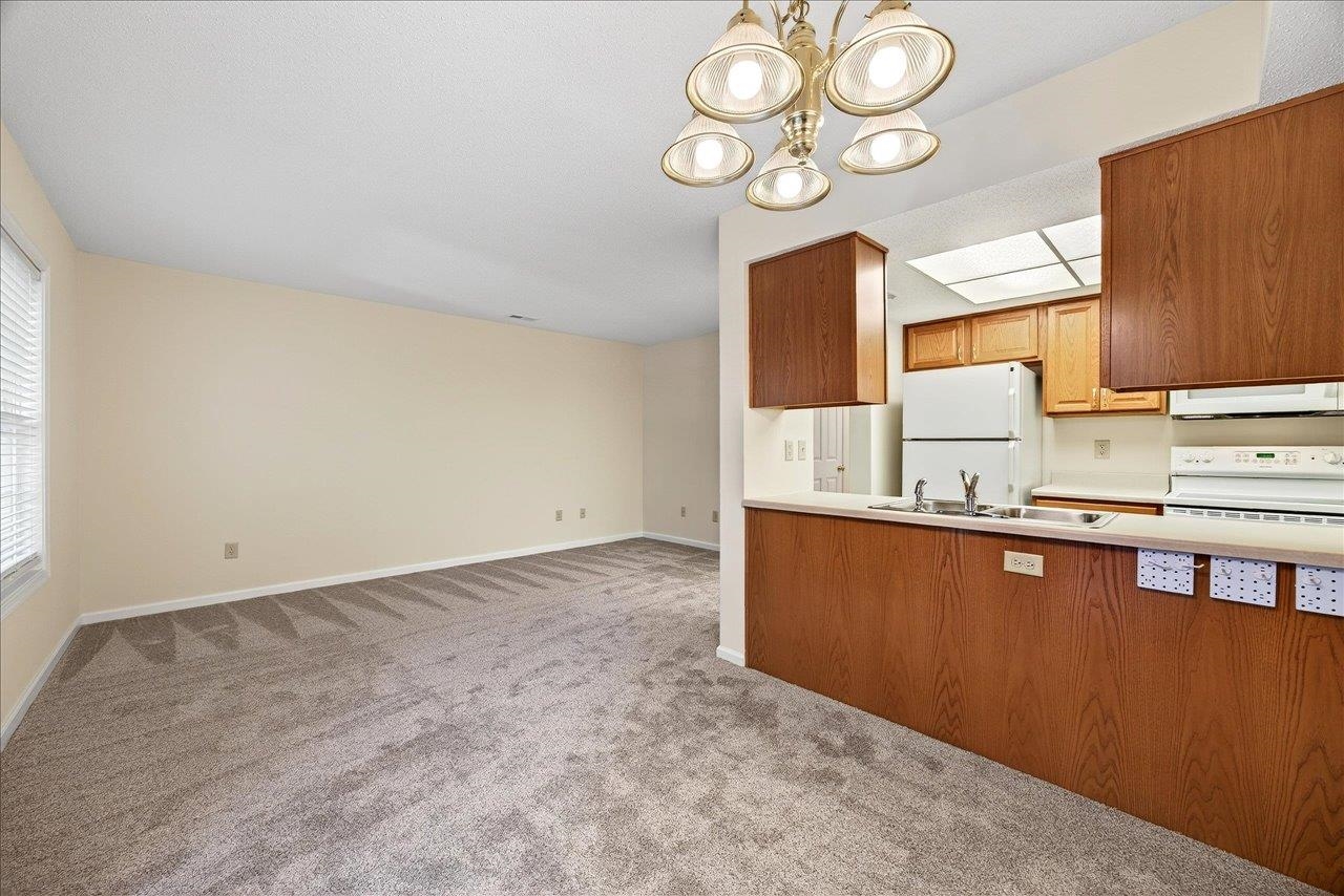 2455 TWIN GABLES CT Unit: 2455