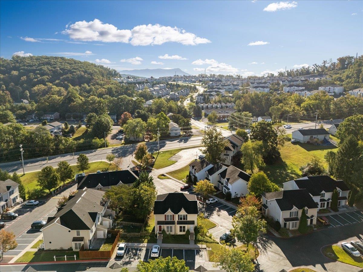 2387 KING ARTHURS CT