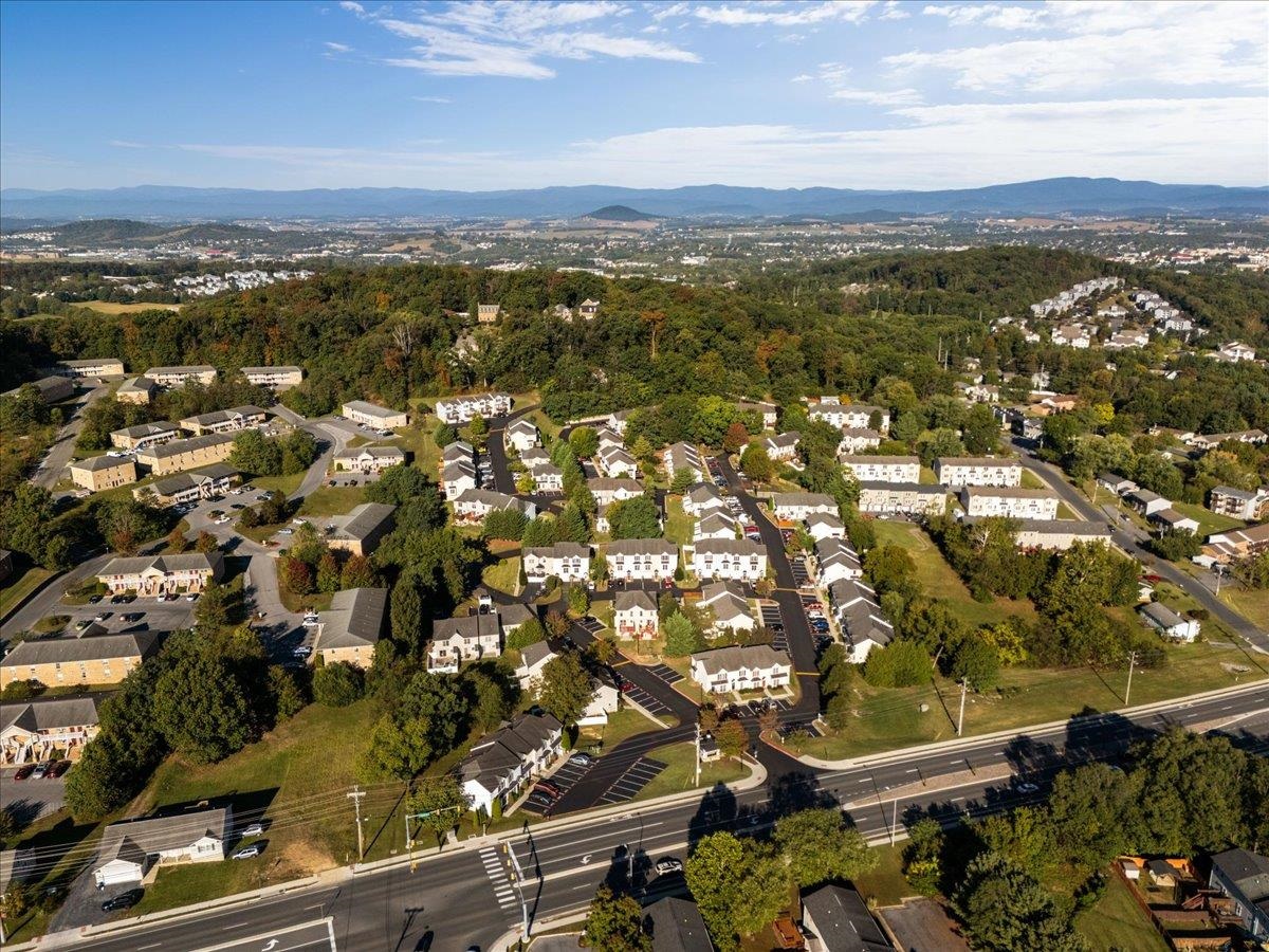 2387 KING ARTHURS CT