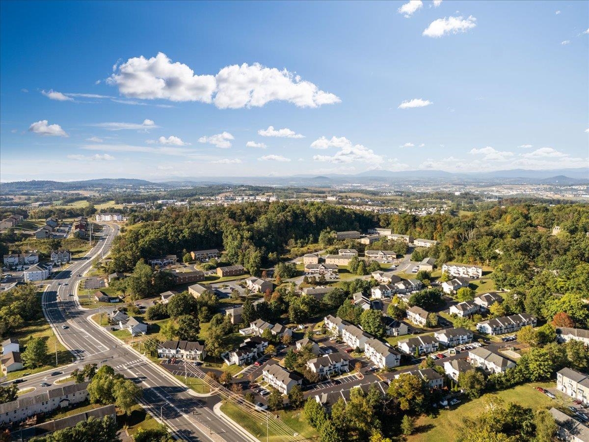 2387 KING ARTHURS CT