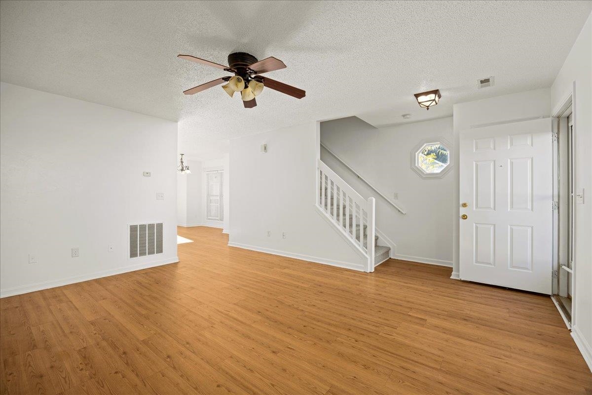 2387 KING ARTHURS CT