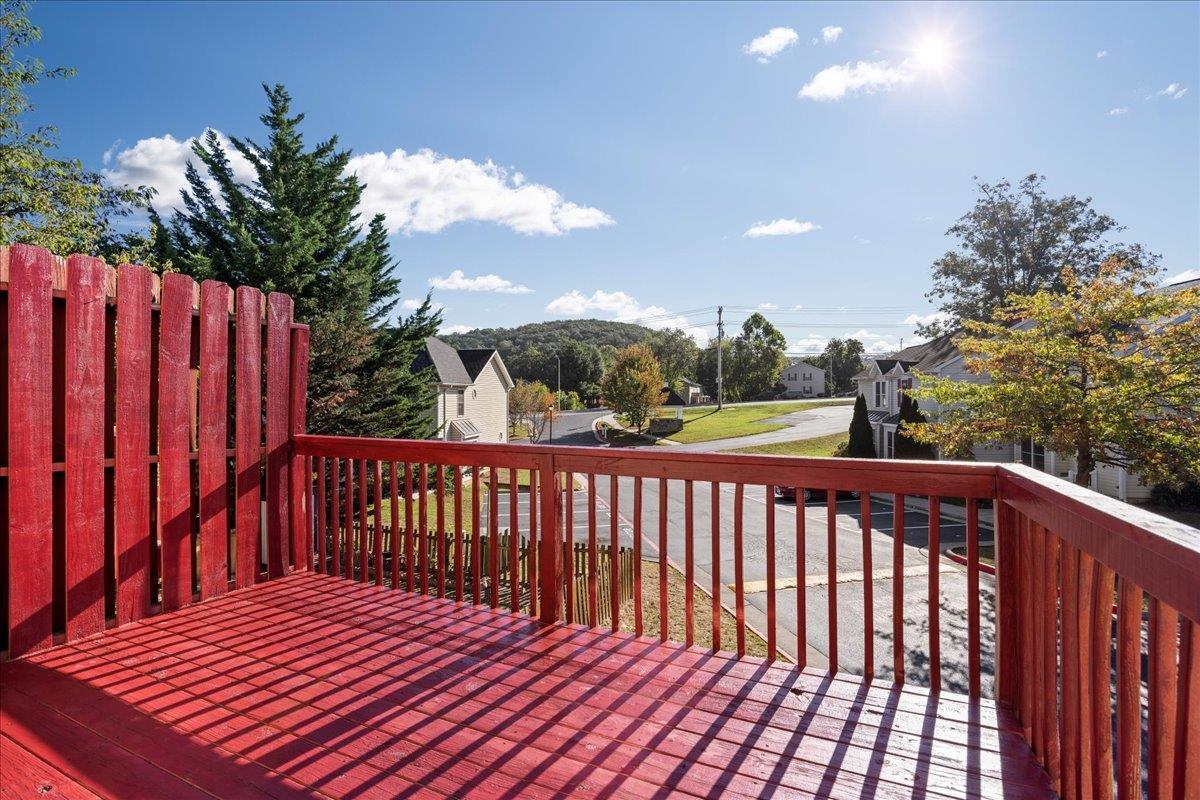 2387 KING ARTHURS CT