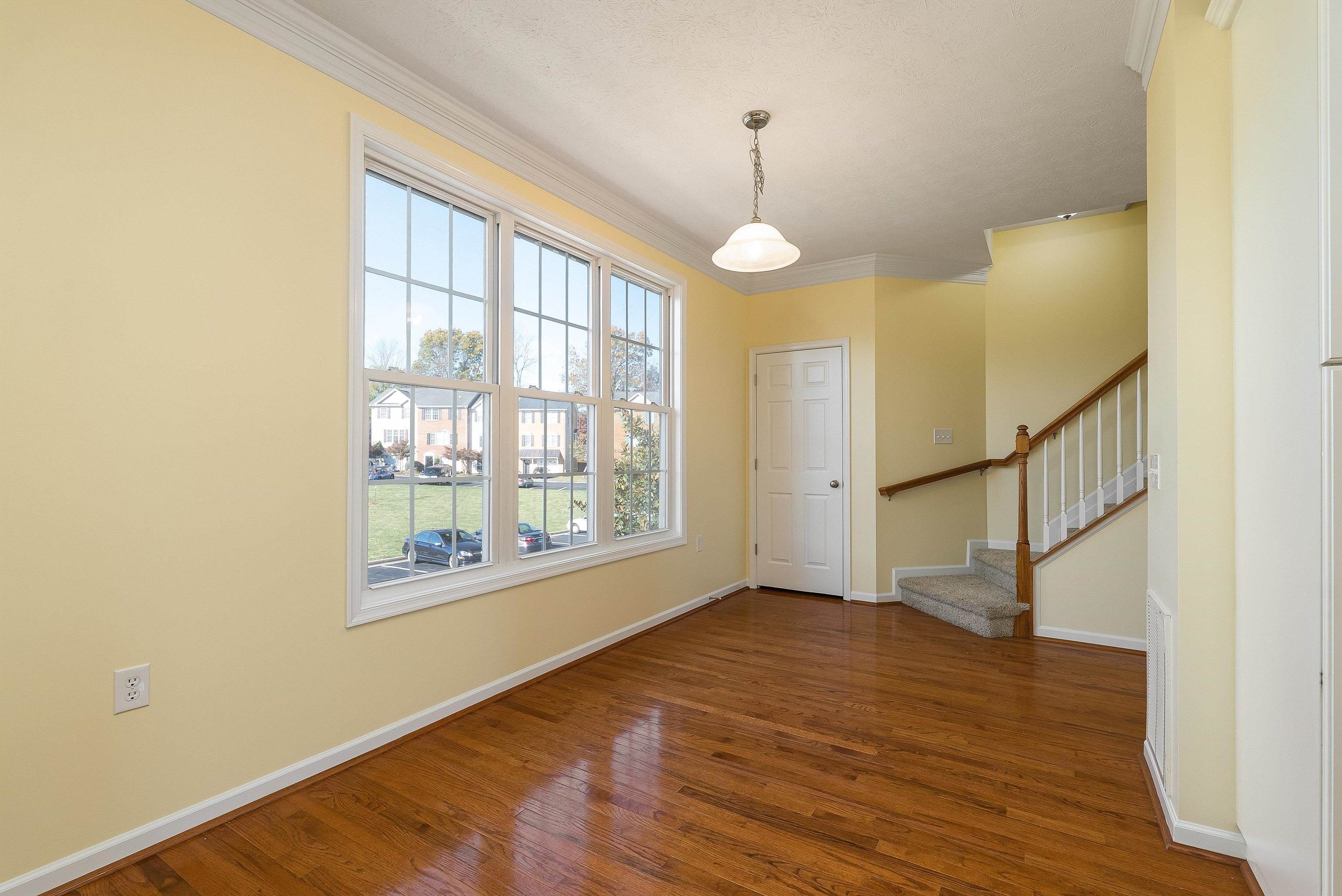 1439 FLOWING SPRING LN