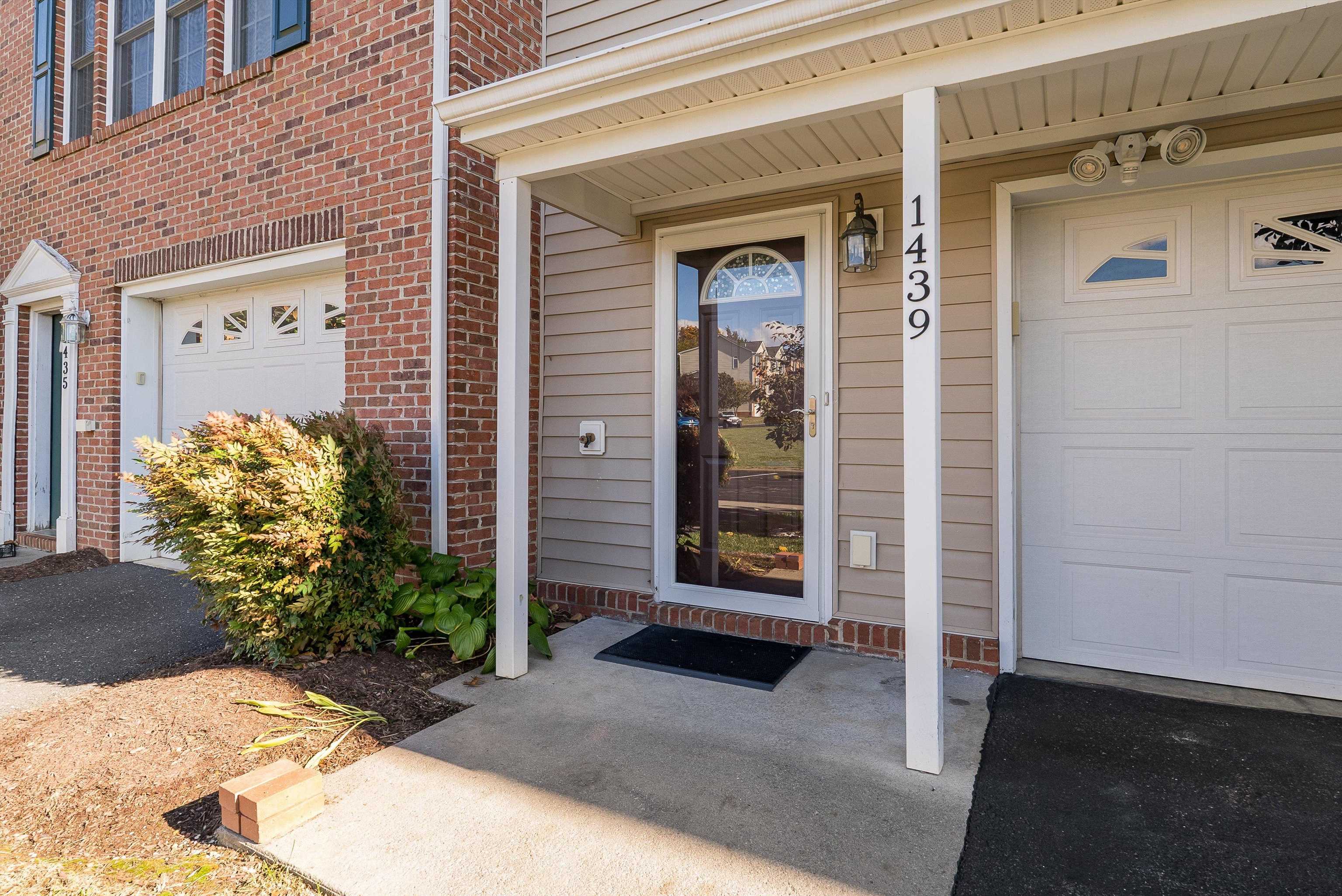 1439 FLOWING SPRING LN