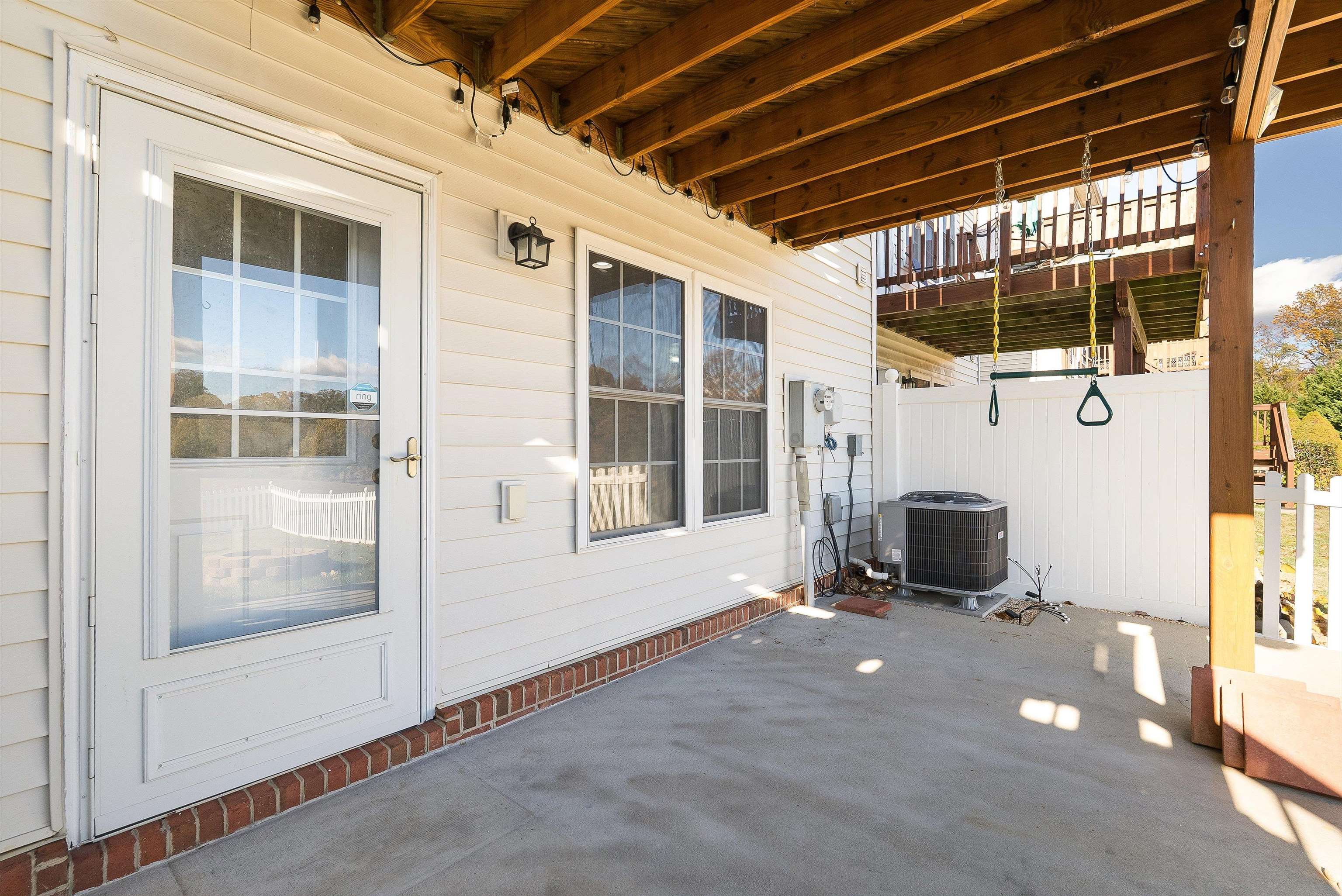 1439 FLOWING SPRING LN