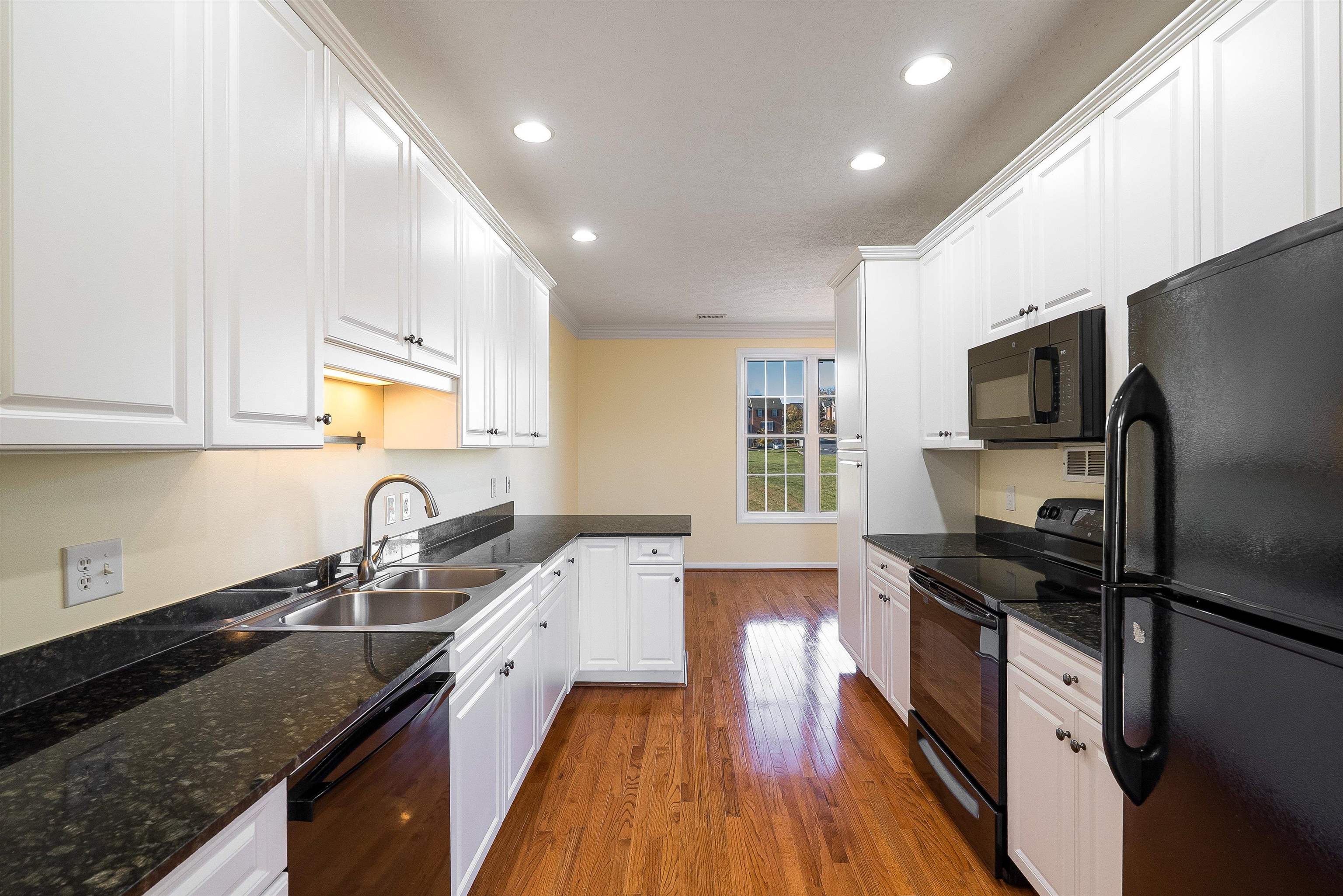 1439 FLOWING SPRING LN