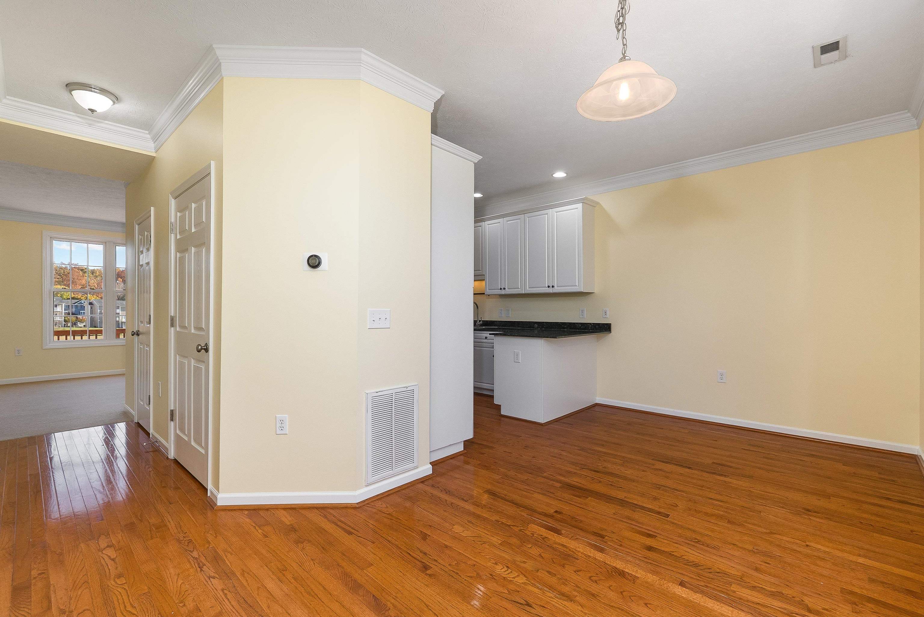 1439 FLOWING SPRING LN