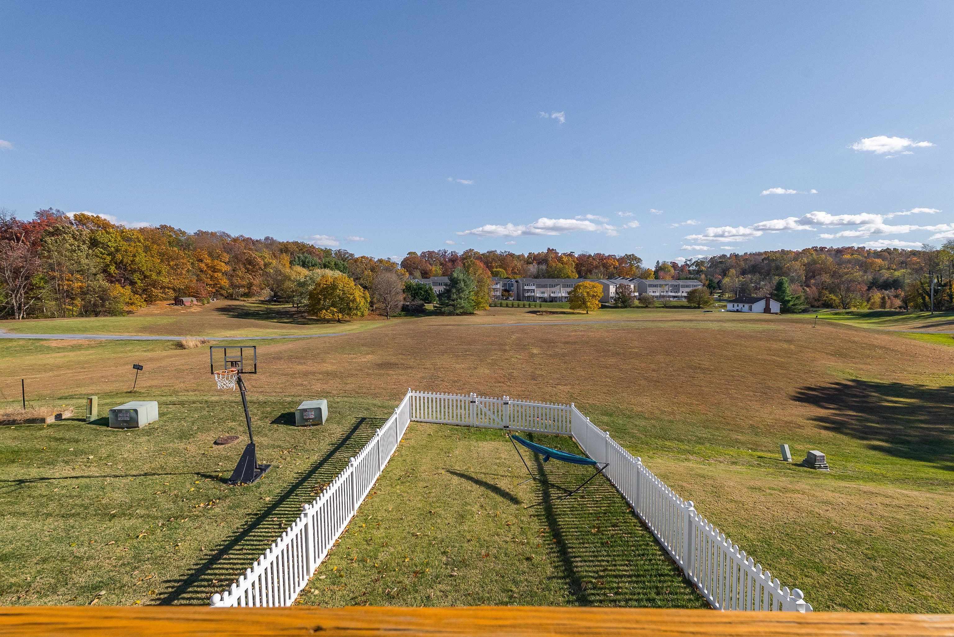 1439 FLOWING SPRING LN