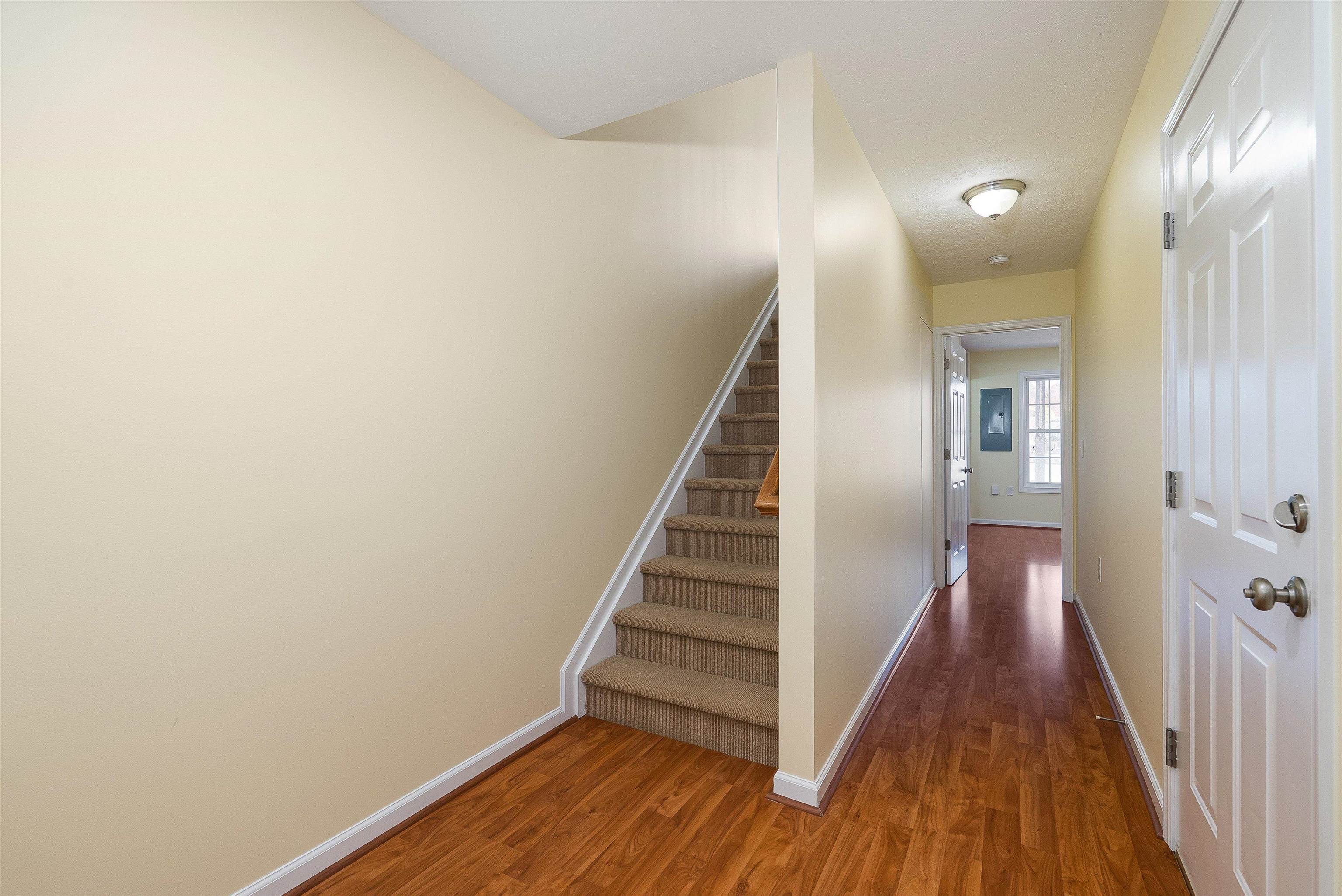 1439 FLOWING SPRING LN