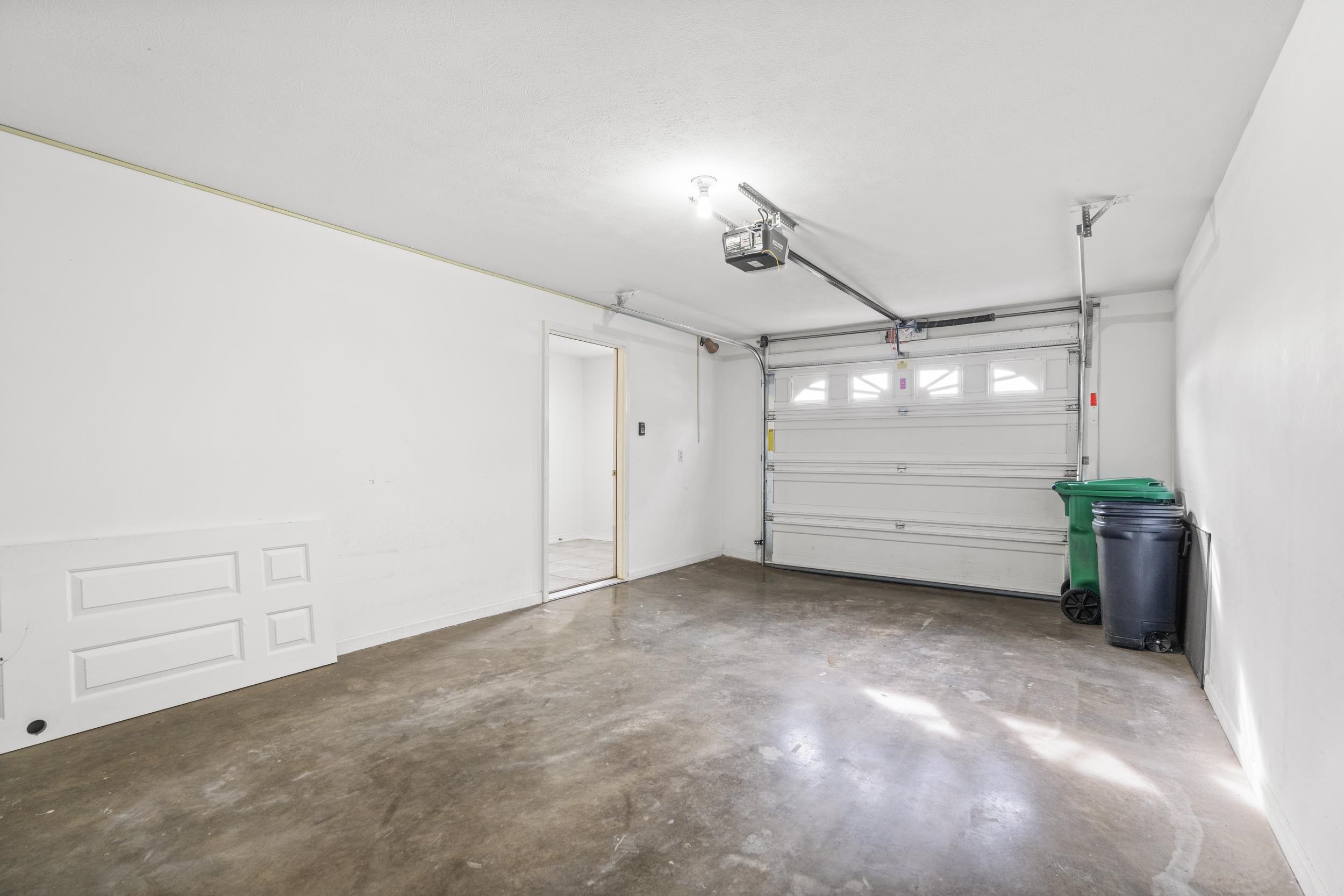 2911 DIAMOND SPRING LN