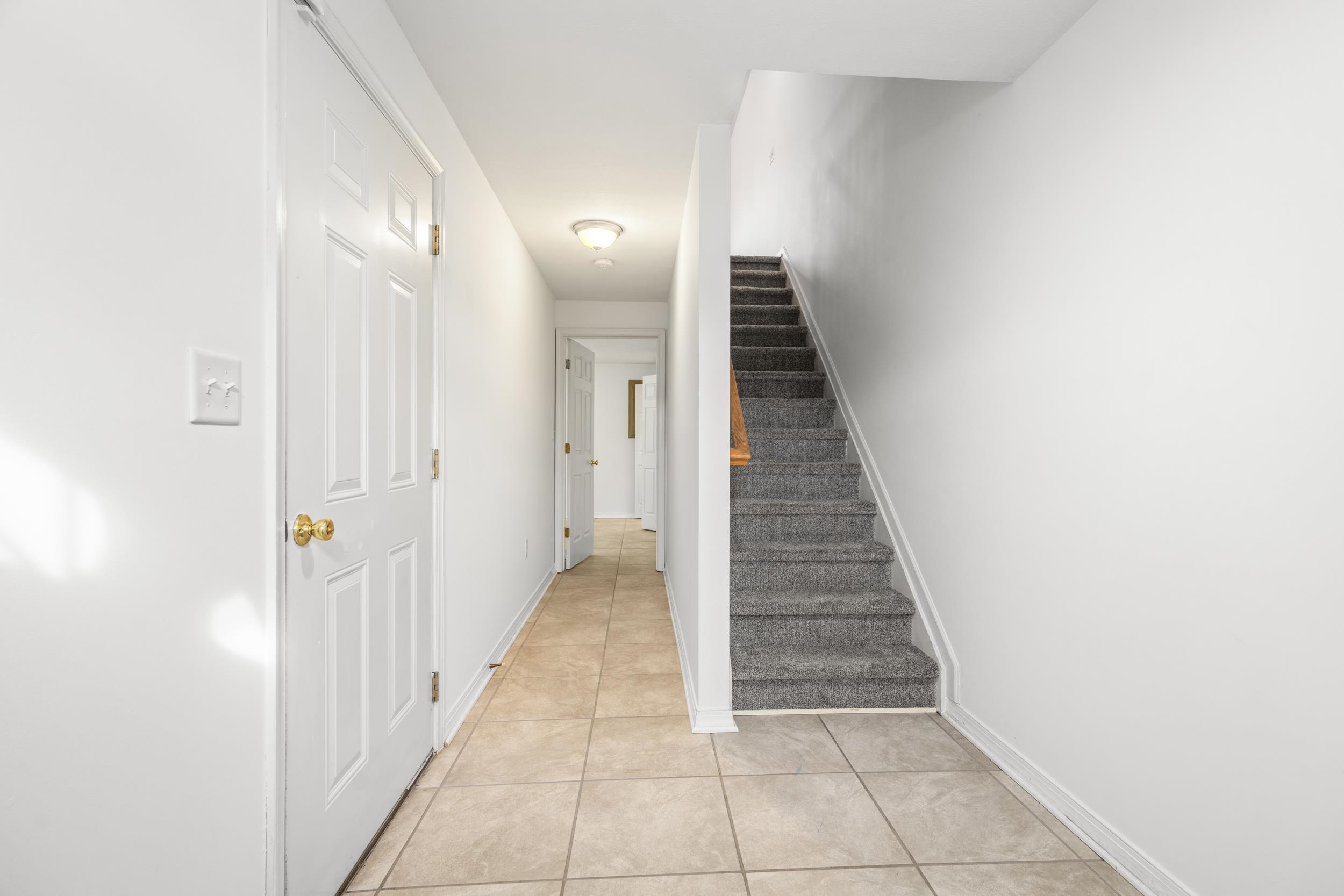 2911 DIAMOND SPRING LN