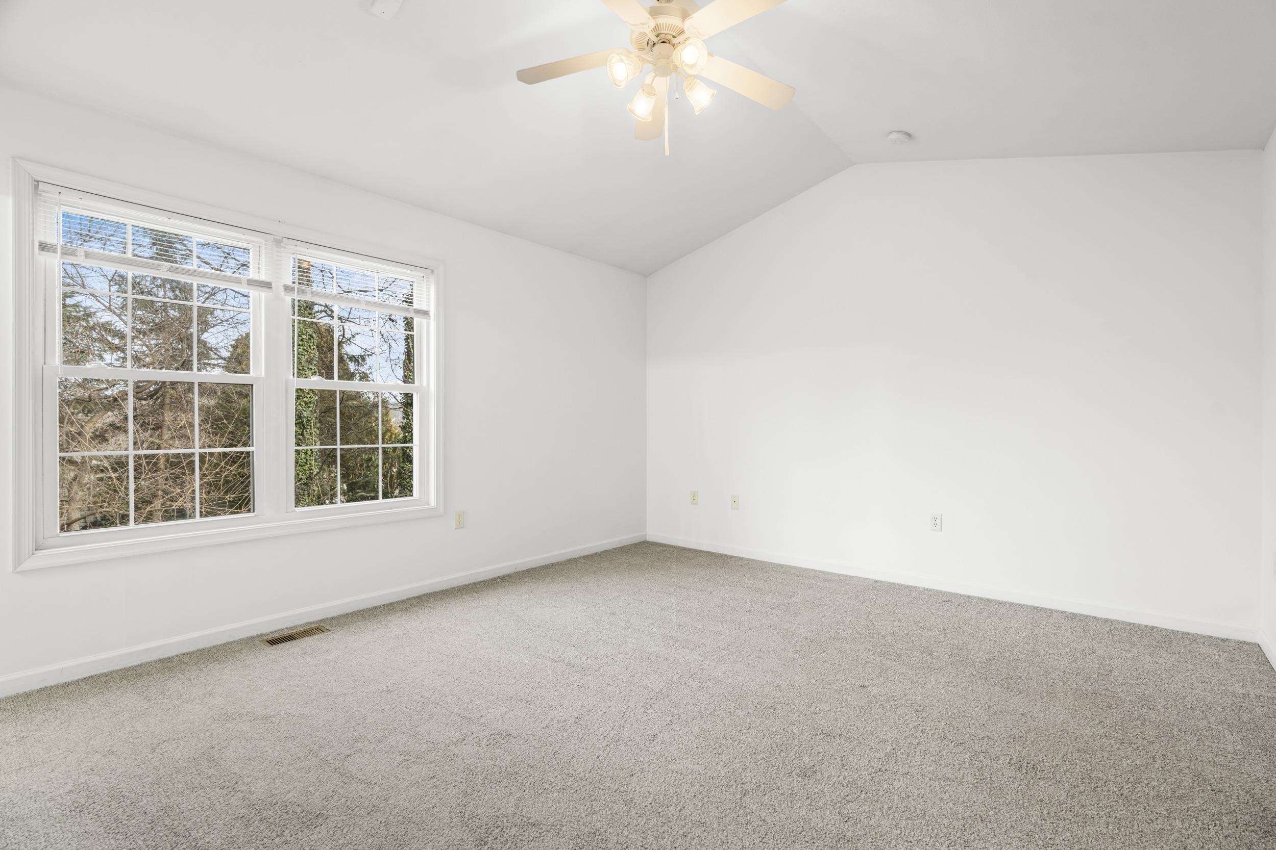 2911 DIAMOND SPRING LN