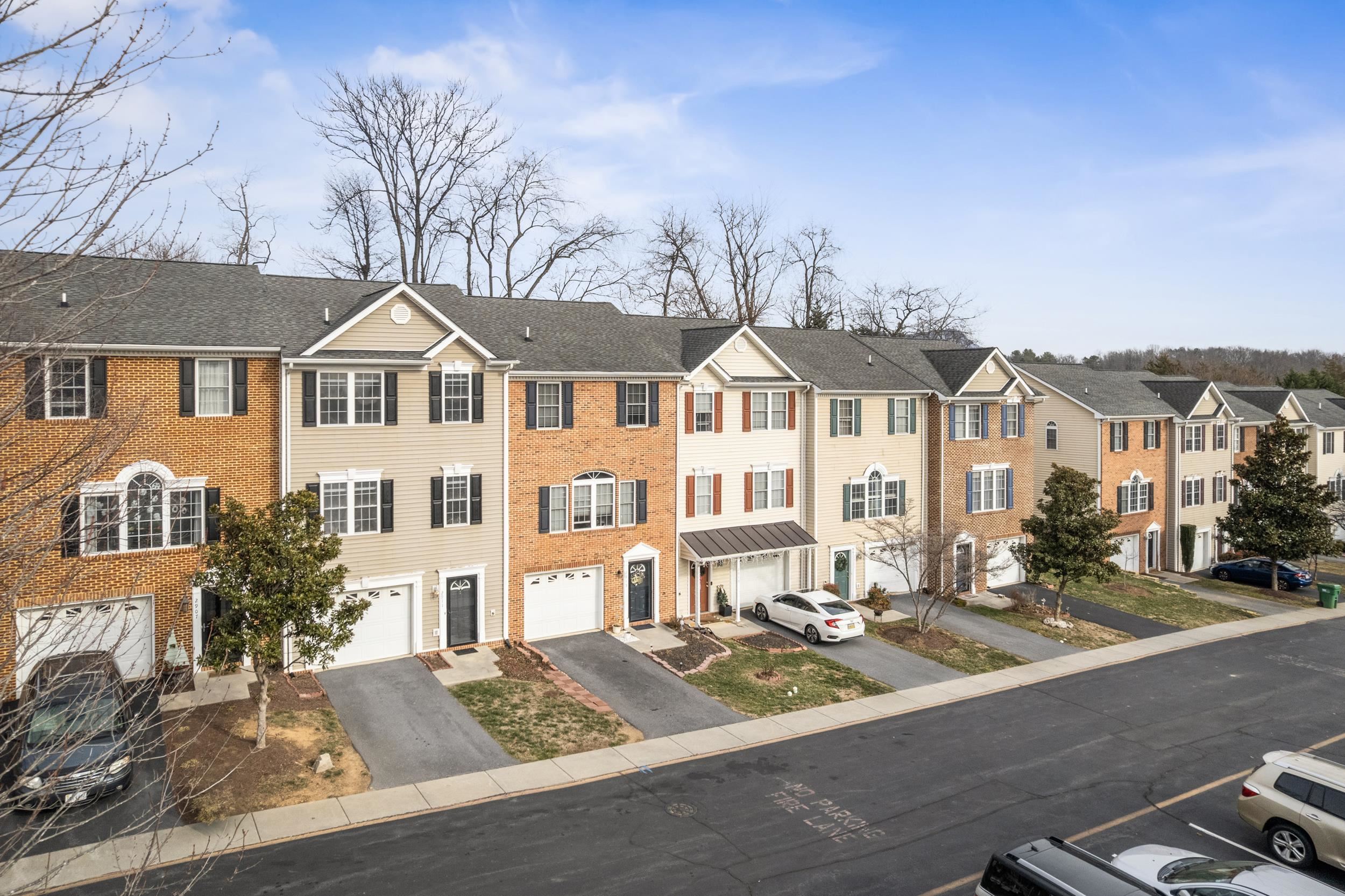 2911 DIAMOND SPRING LN