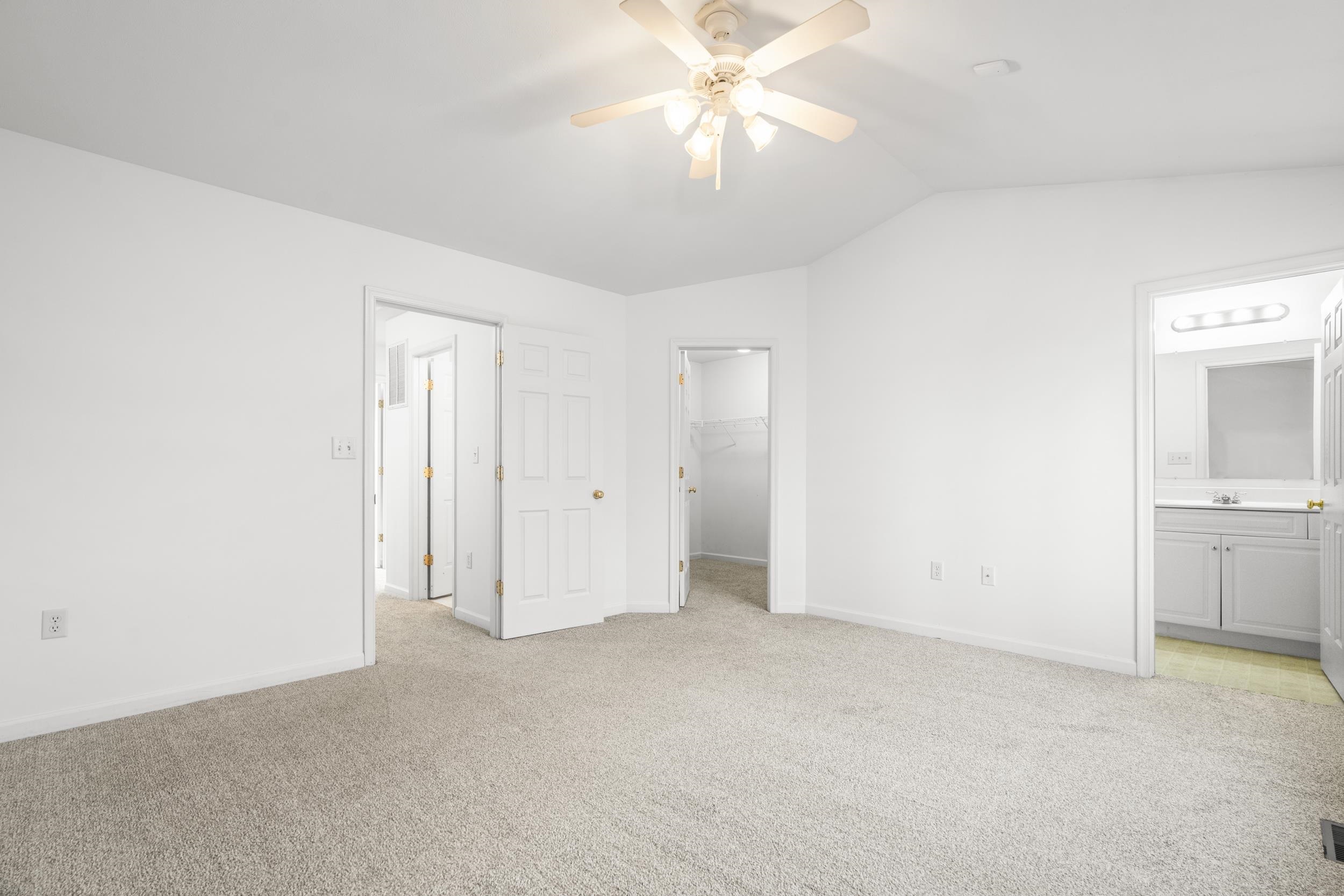 2911 DIAMOND SPRING LN