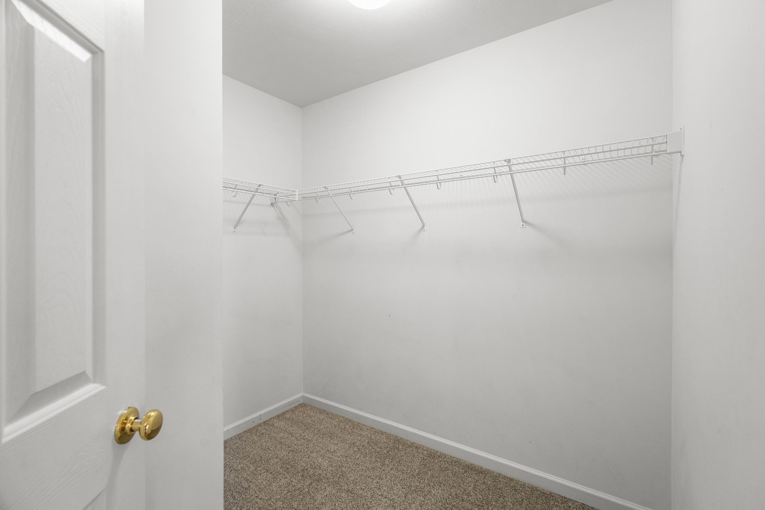 2911 DIAMOND SPRING LN