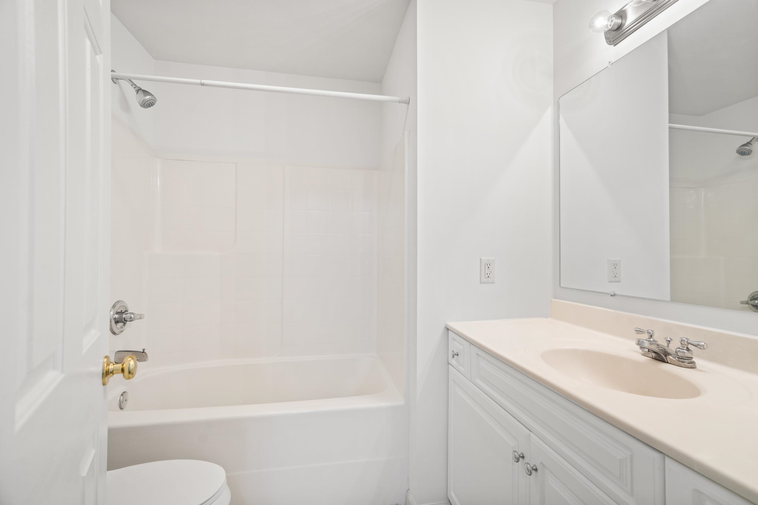 2911 DIAMOND SPRING LN