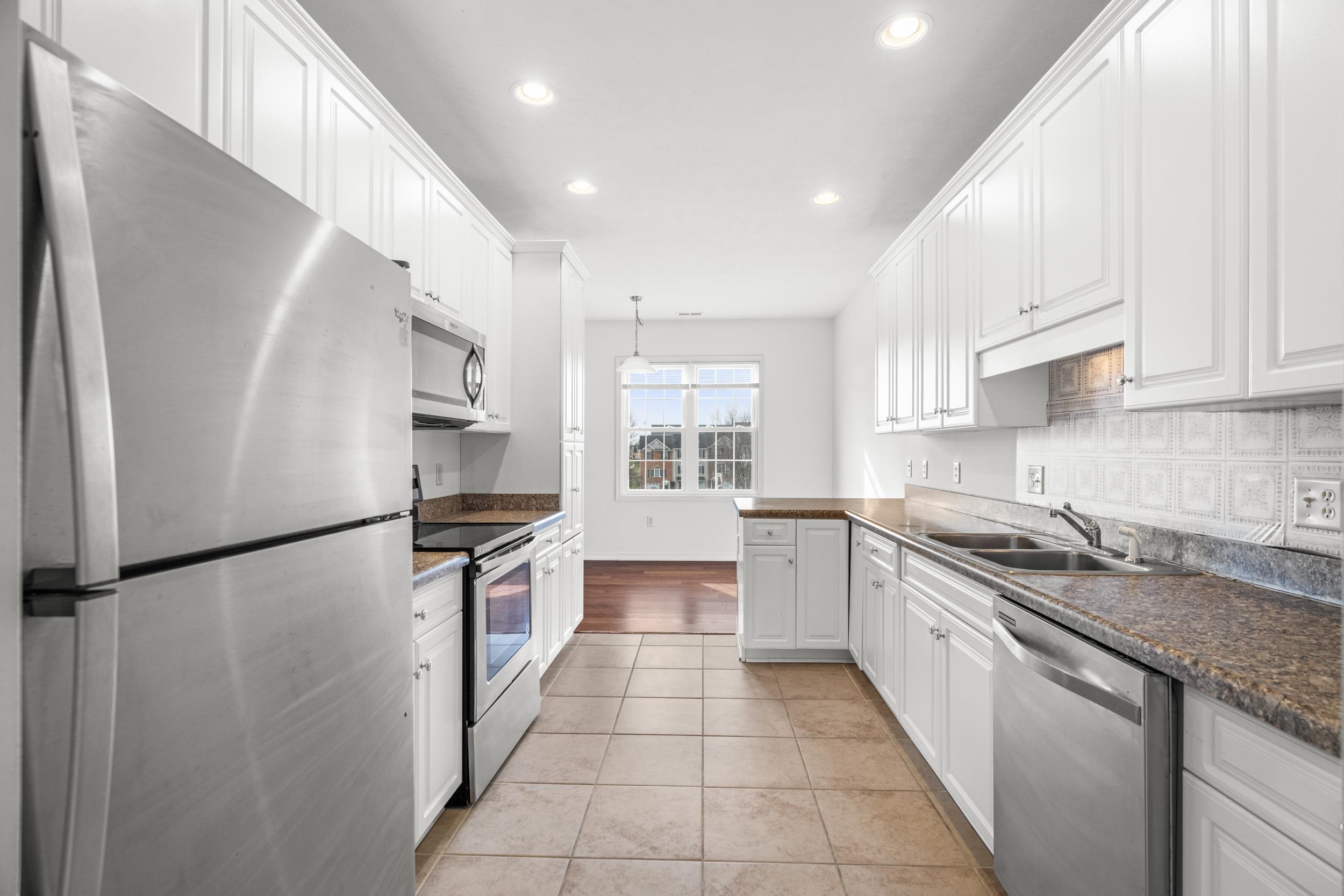 2911 DIAMOND SPRING LN