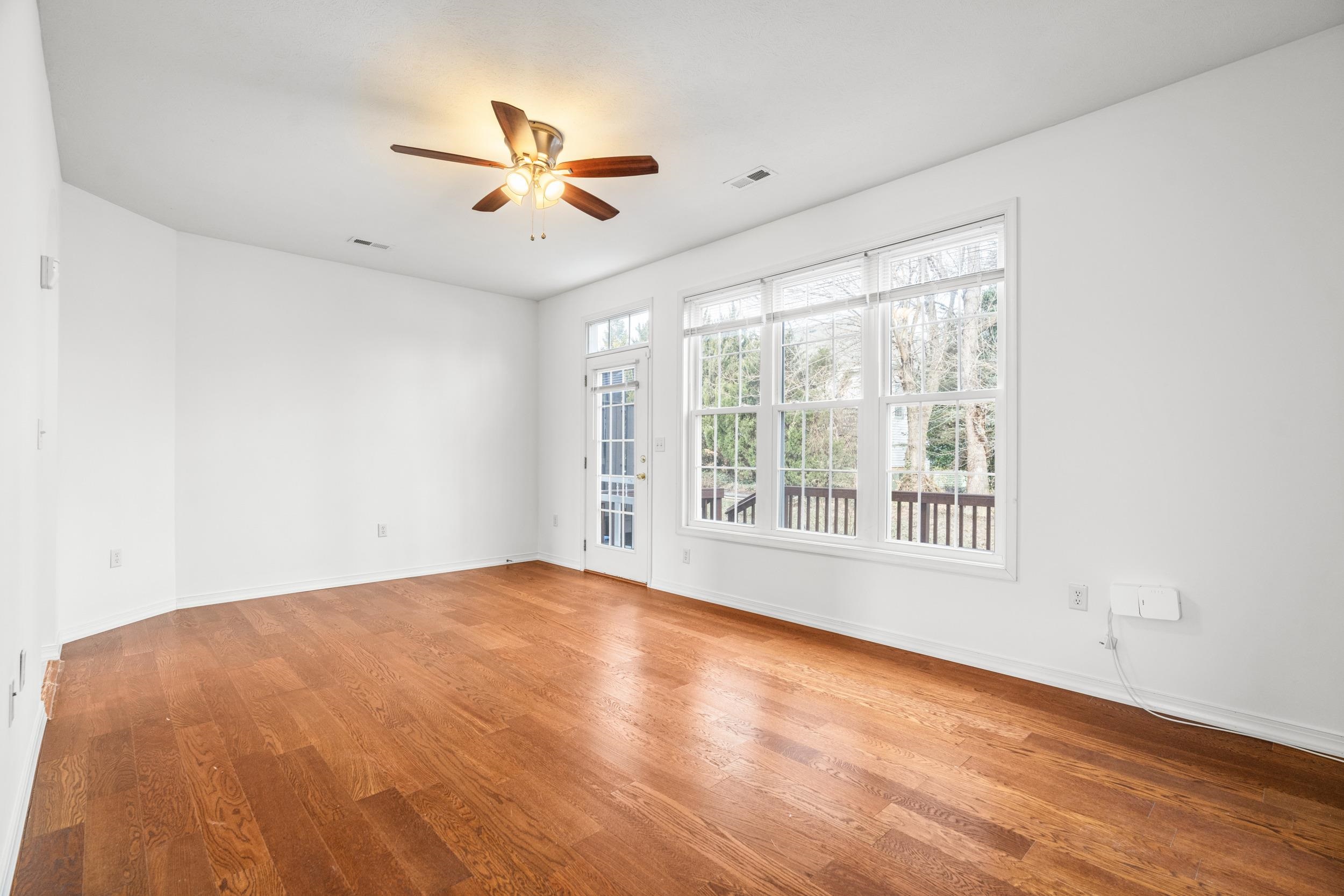 2911 DIAMOND SPRING LN