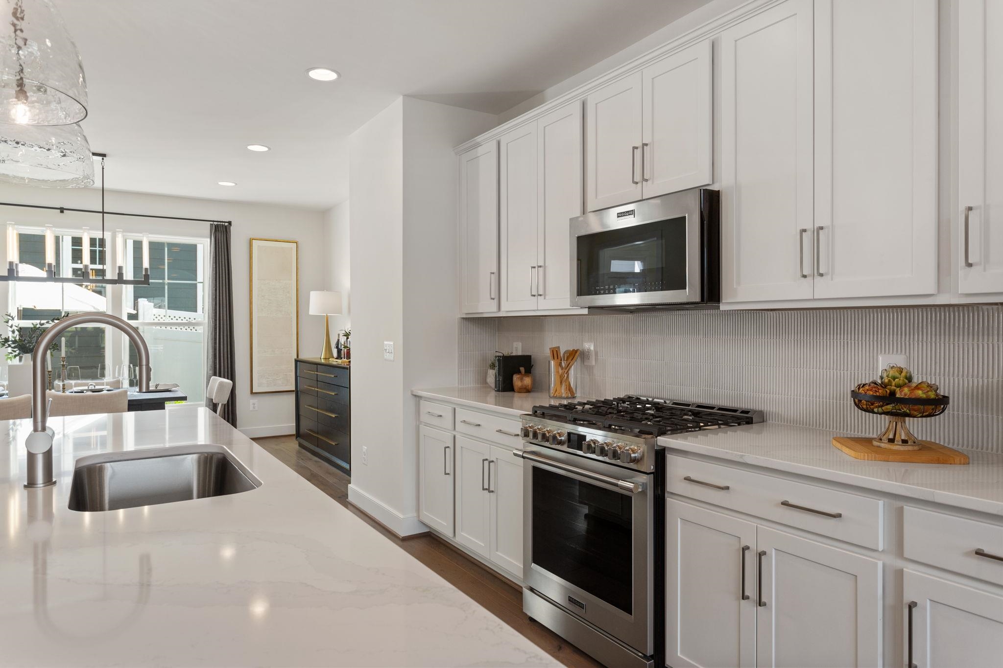3221 PRESTON SHORE DR Unit: 19E