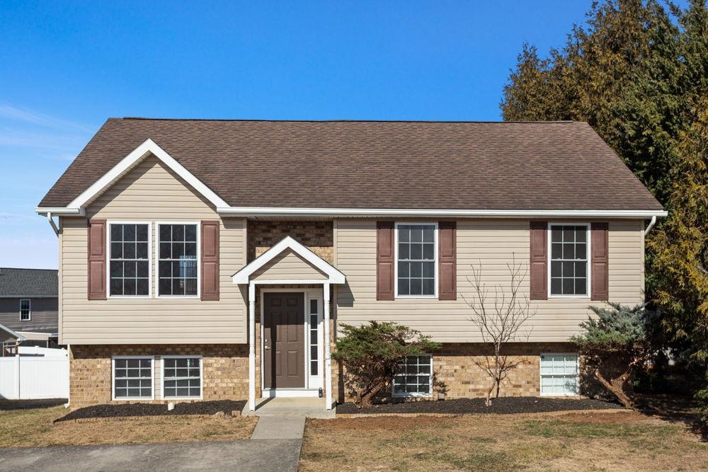 1734 AMHERST CT