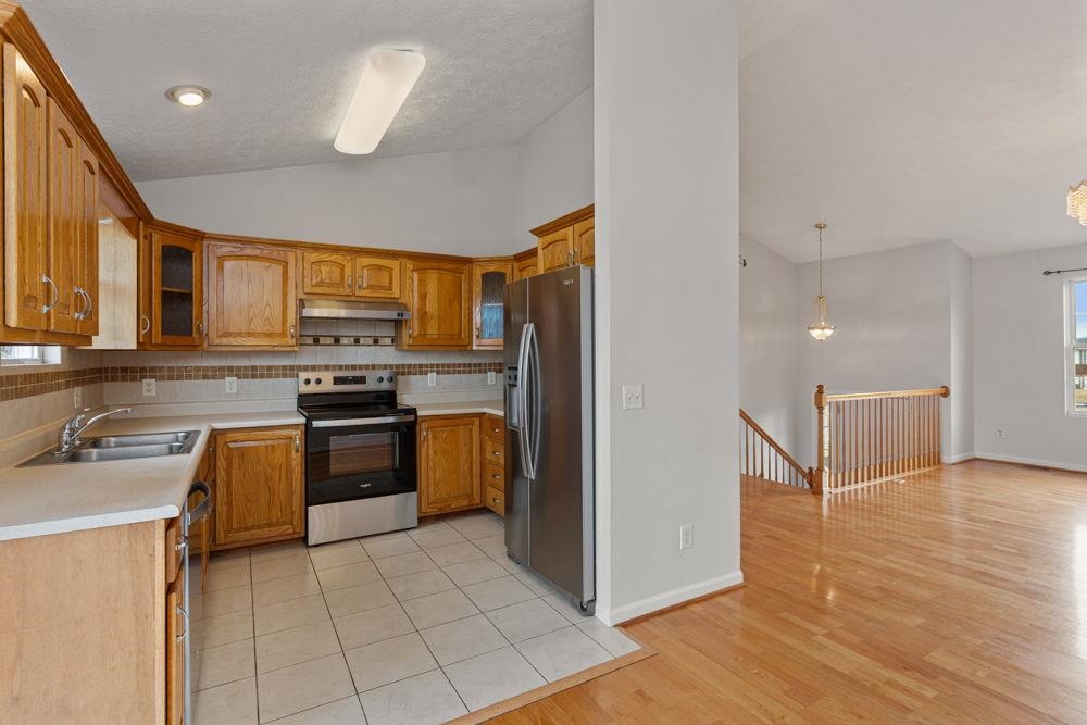 1734 AMHERST CT