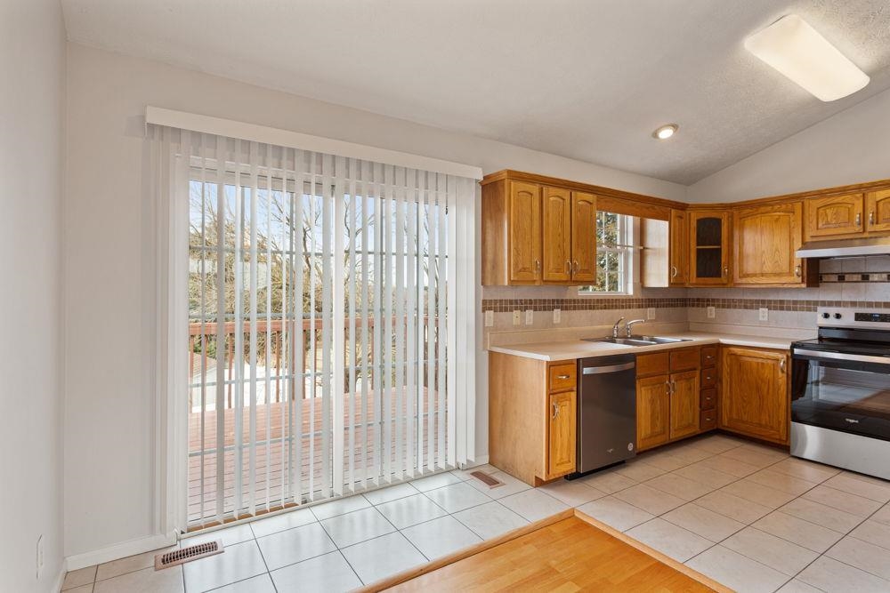 1734 AMHERST CT